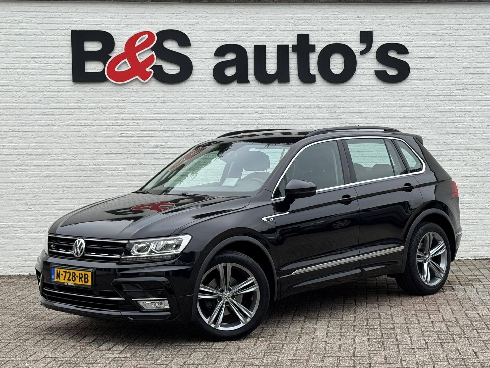 Volkswagen Tiguan 1.4 TSI ACT R-line Led Adaptieve cruise Navigatie Pdc voor+achter Lane assist 2017 - voorkant