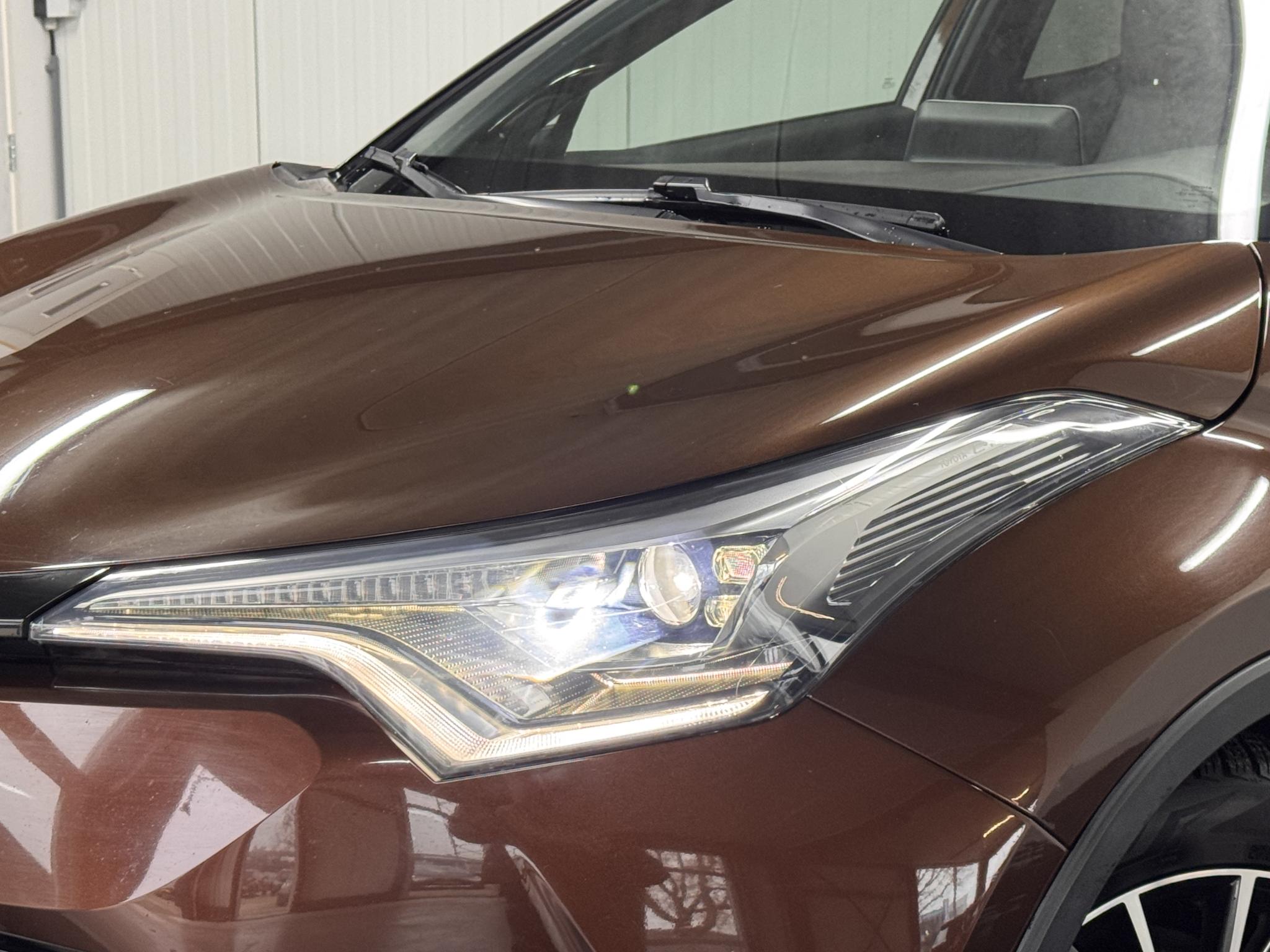 Foto van Toyota C-hr
