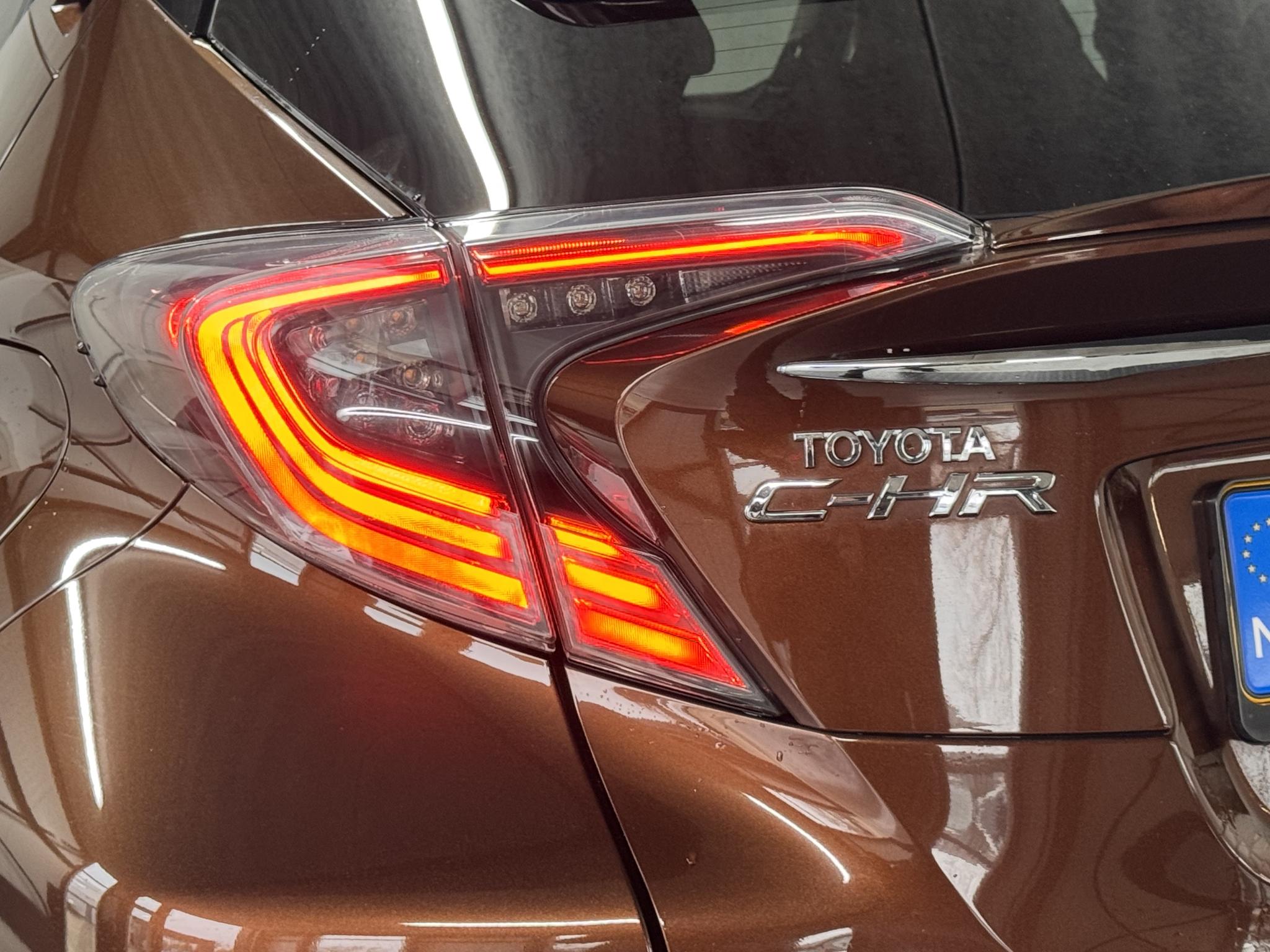 Foto van Toyota C-hr