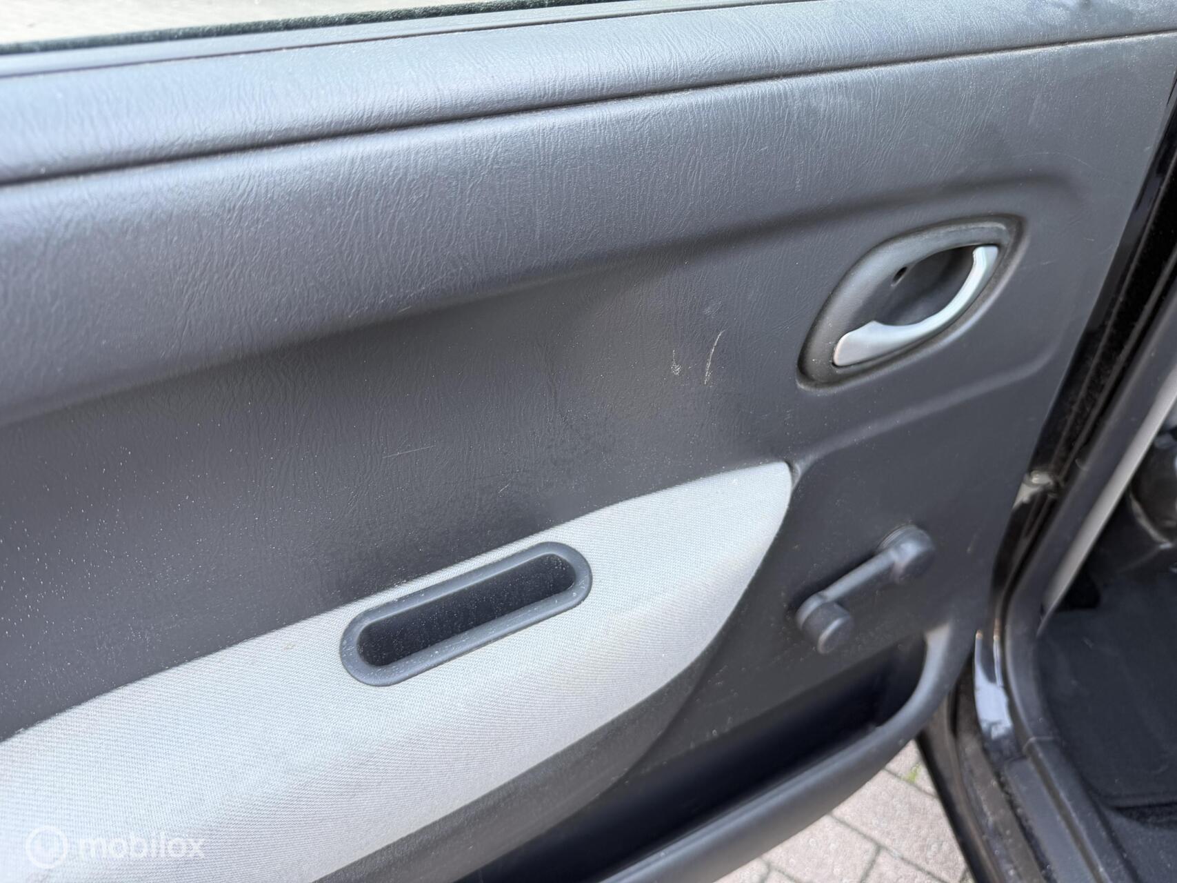 Foto van Opel Agila