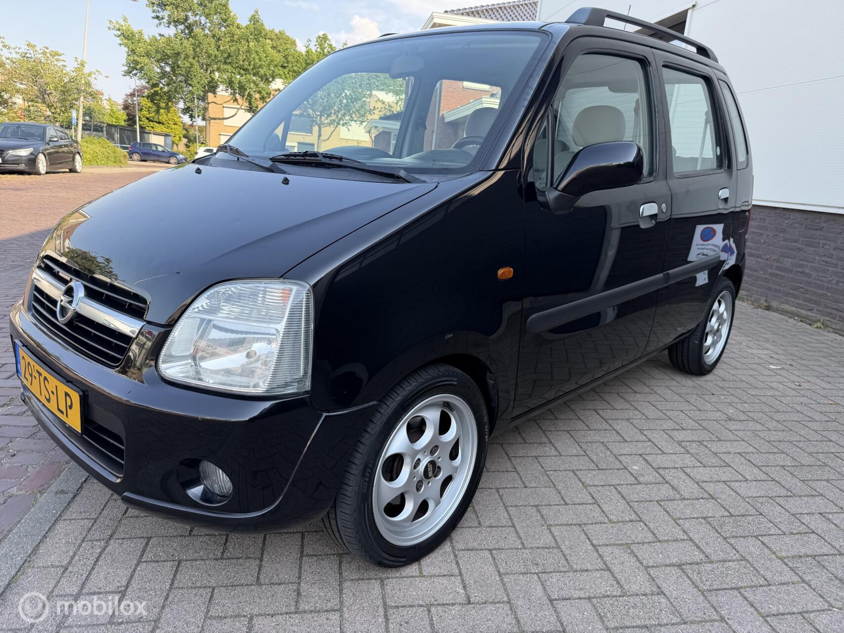 Opel Agila 1.2-16V Temptation 2007 - voorkant