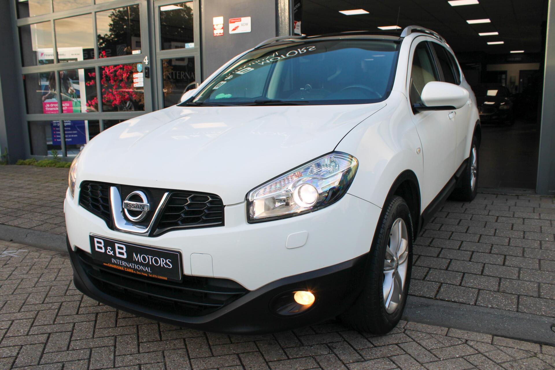 Nissan Nissan Qashqai+2 2.0 Tekna 4WD 2011 - voorkant
