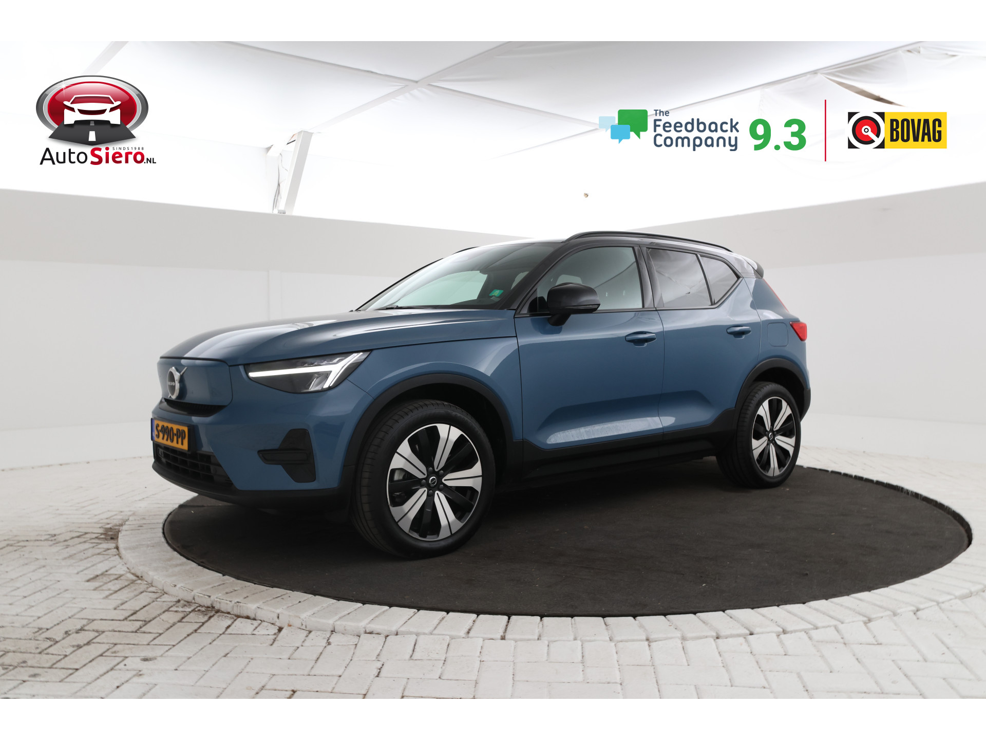 Volvo XC40 Recharge Core 70 kWh 2023 - voorkant