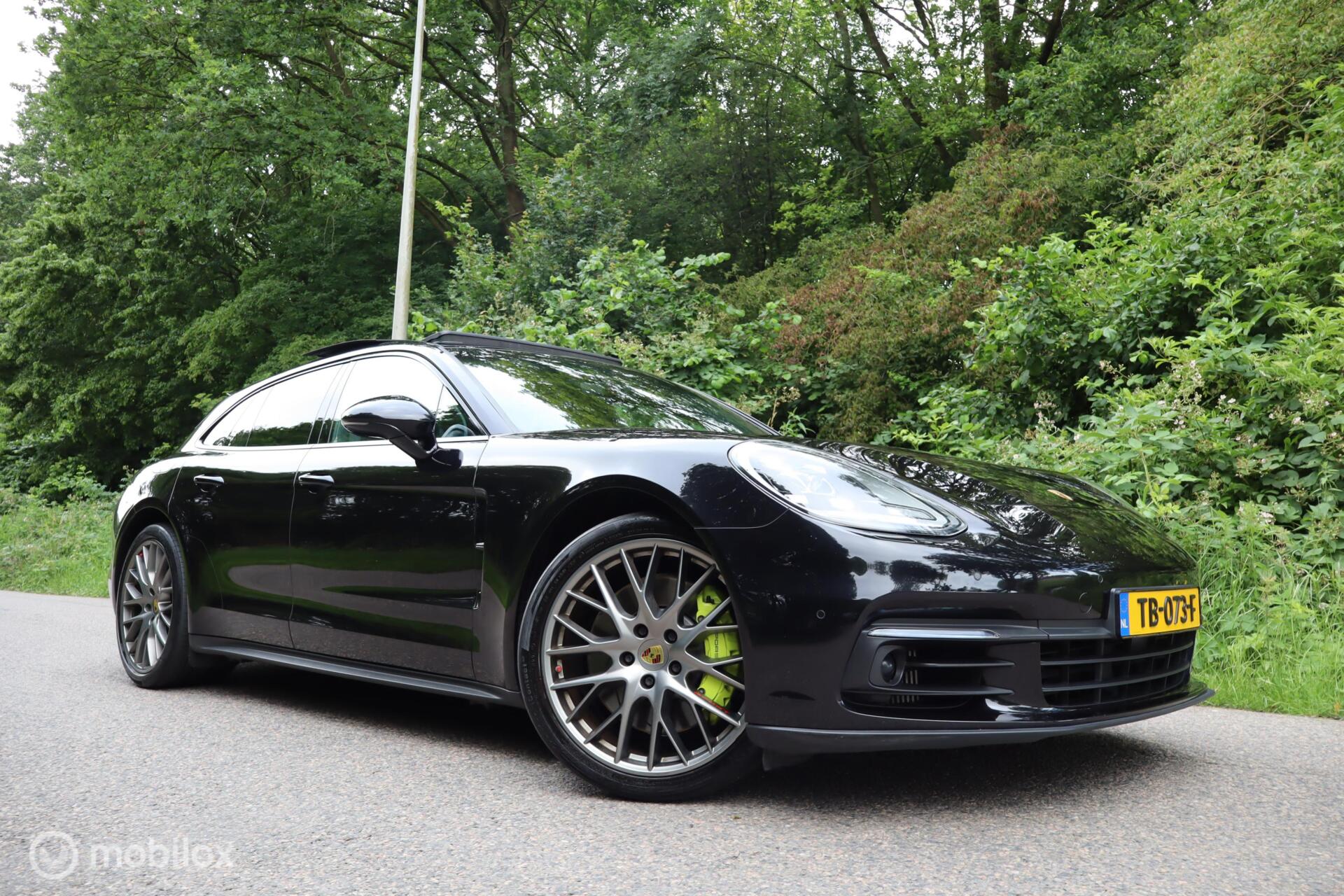 Foto van PORSCHE PANAMERA 4 E-HYBRID