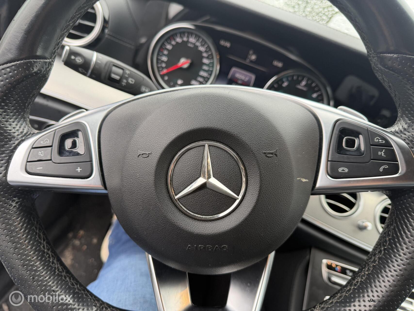 Foto van Mercedes-Benz E 220 D