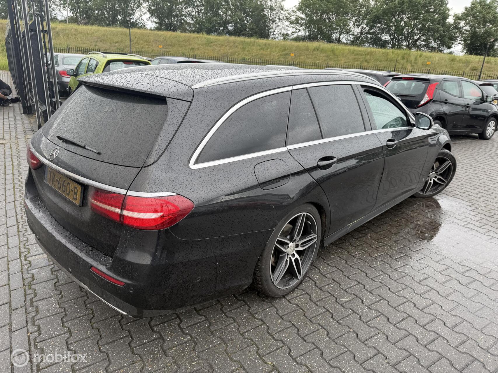 Foto van Mercedes-Benz E 220 D
