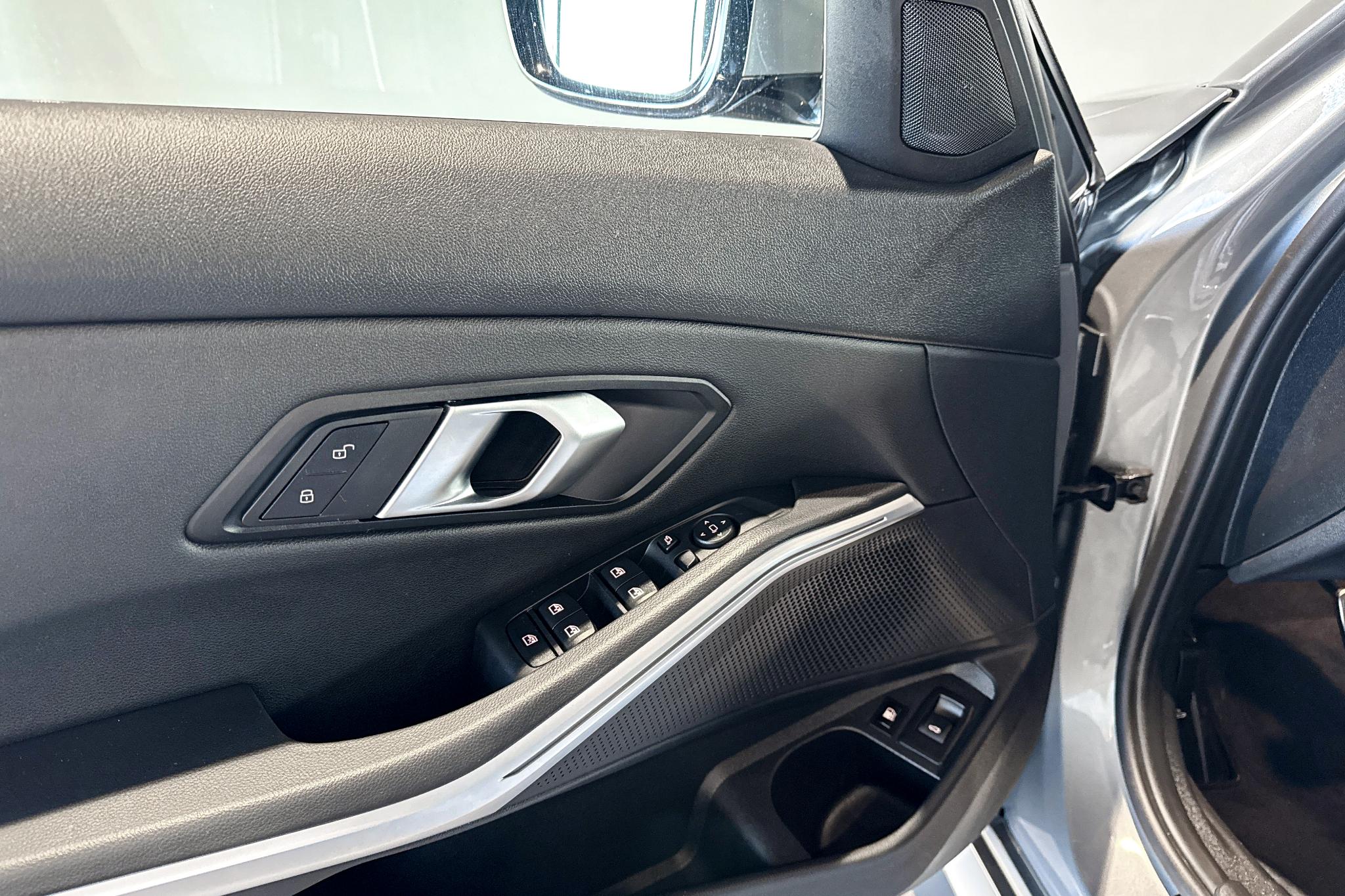 Foto van BMW 330e