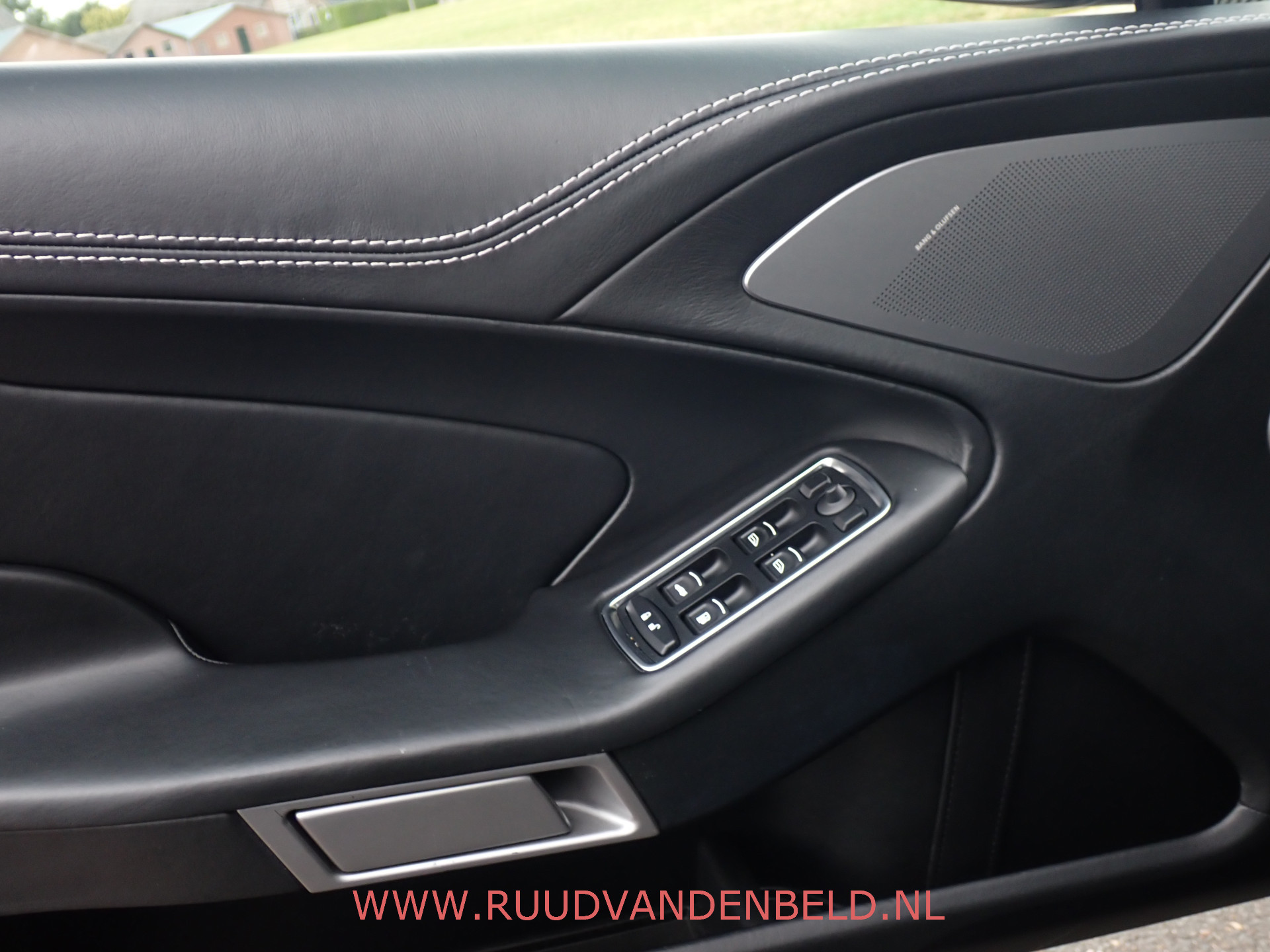Foto van Aston Martin Vanquish
