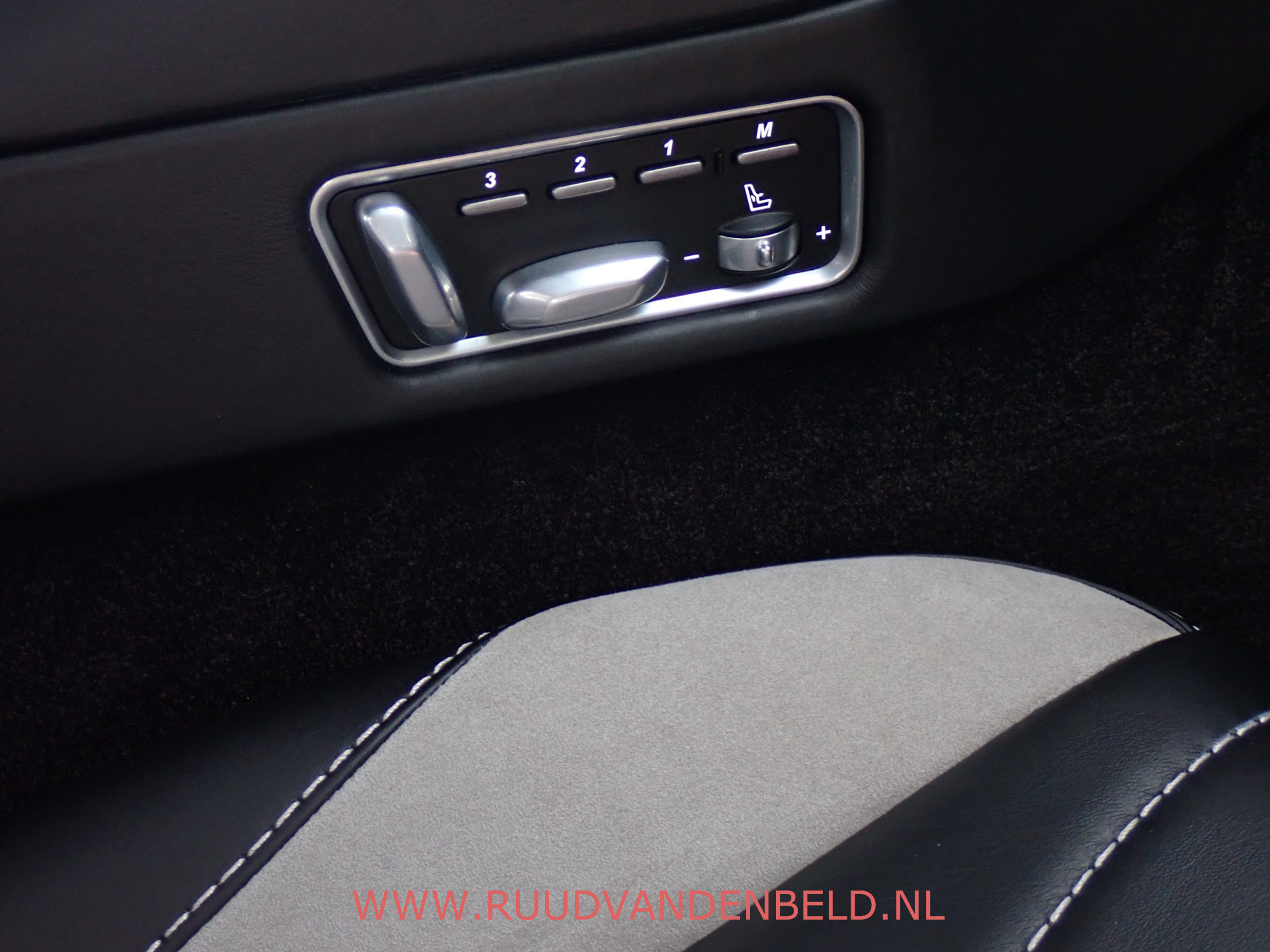 Foto van Aston Martin Vanquish