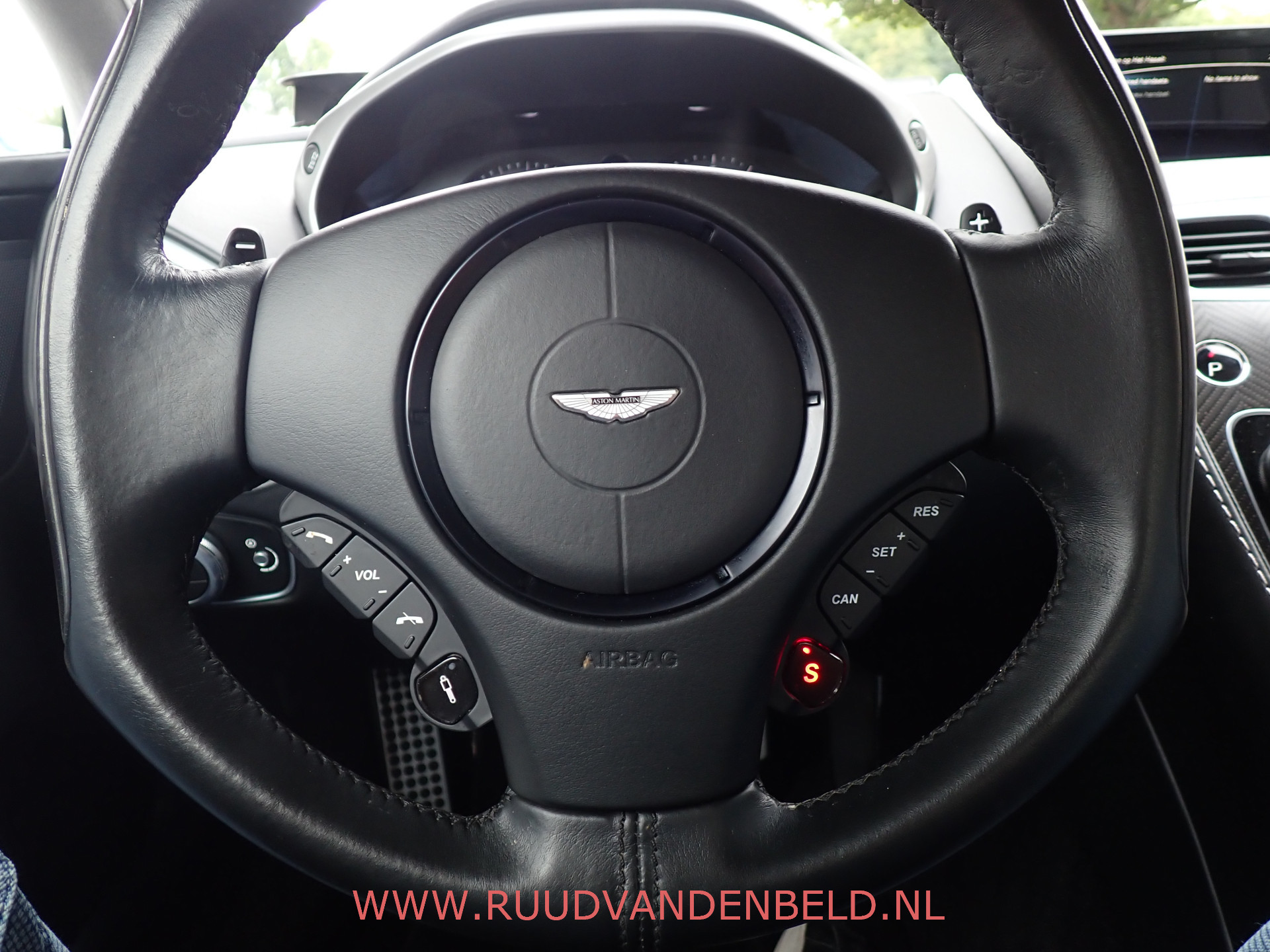 Foto van Aston Martin Vanquish