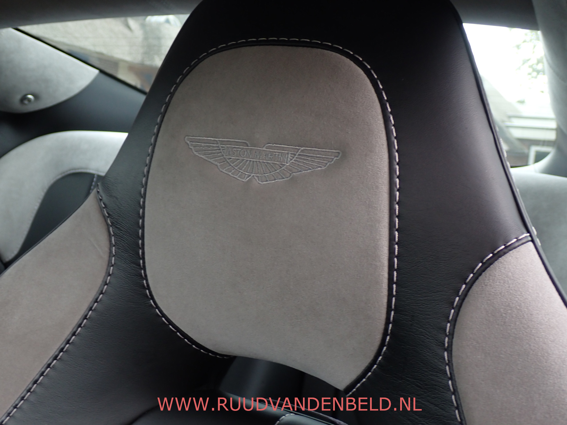 Foto van Aston Martin Vanquish