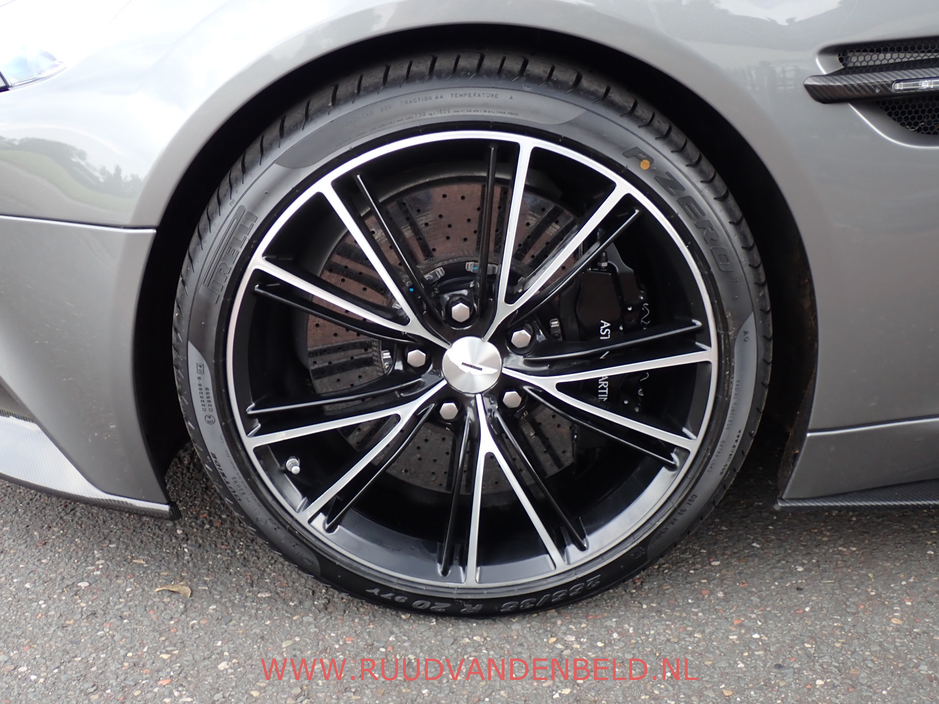 Foto van Aston Martin Vanquish