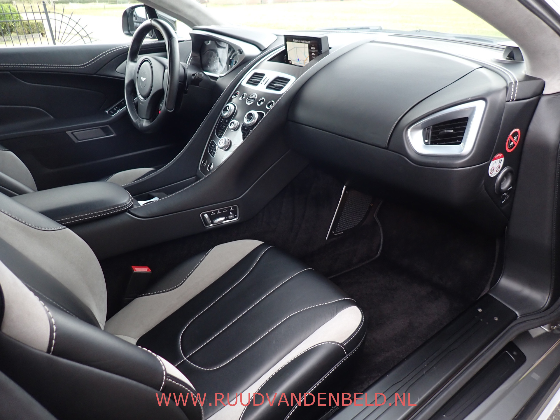 Foto van Aston Martin Vanquish