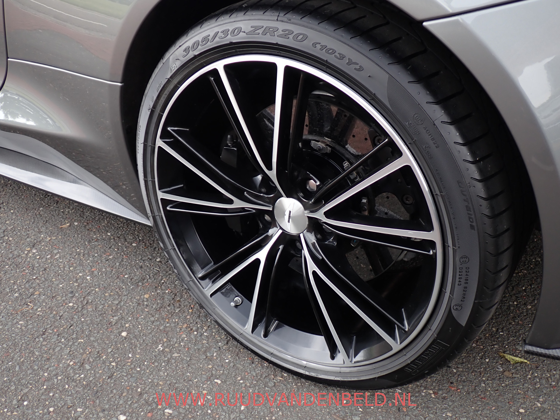 Foto van Aston Martin Vanquish