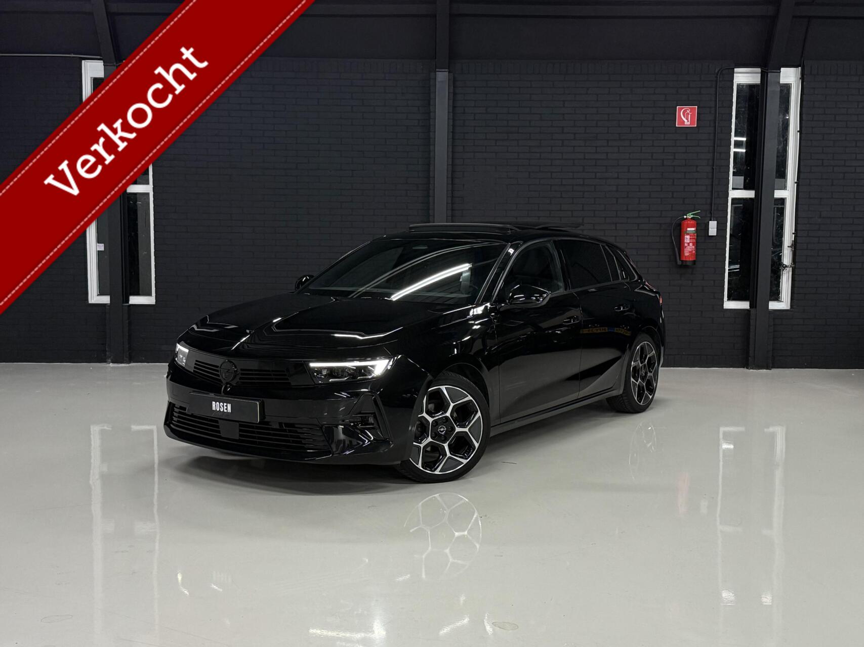 Opel Astra 1.2 Turbo Ultimate|PANO|KEYLESS|LED|MEMORY|HUD 2024 - voorkant