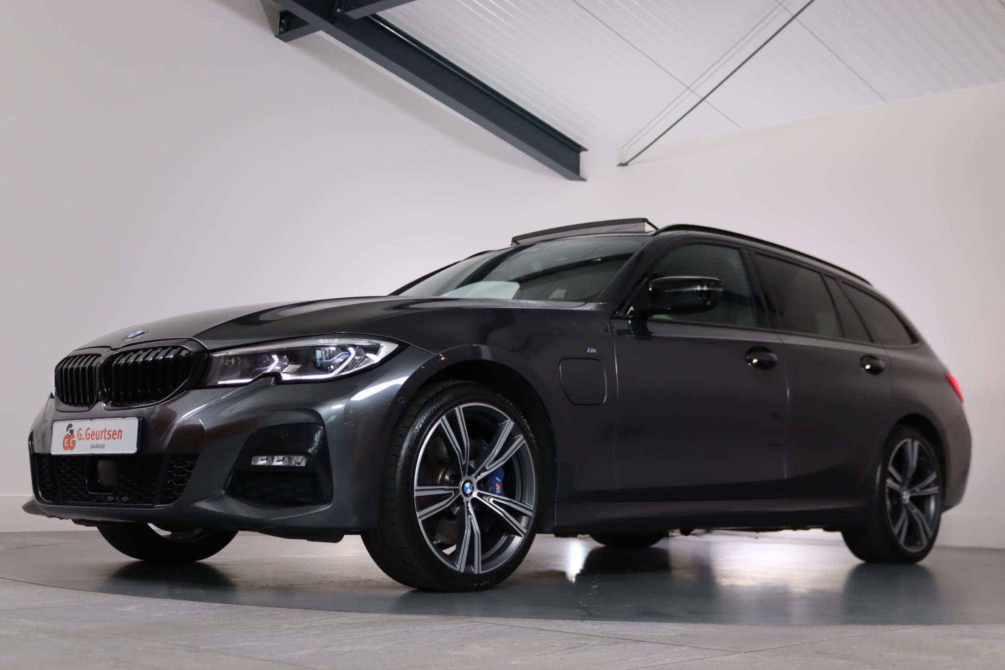 Foto van BMW 330e xDrive