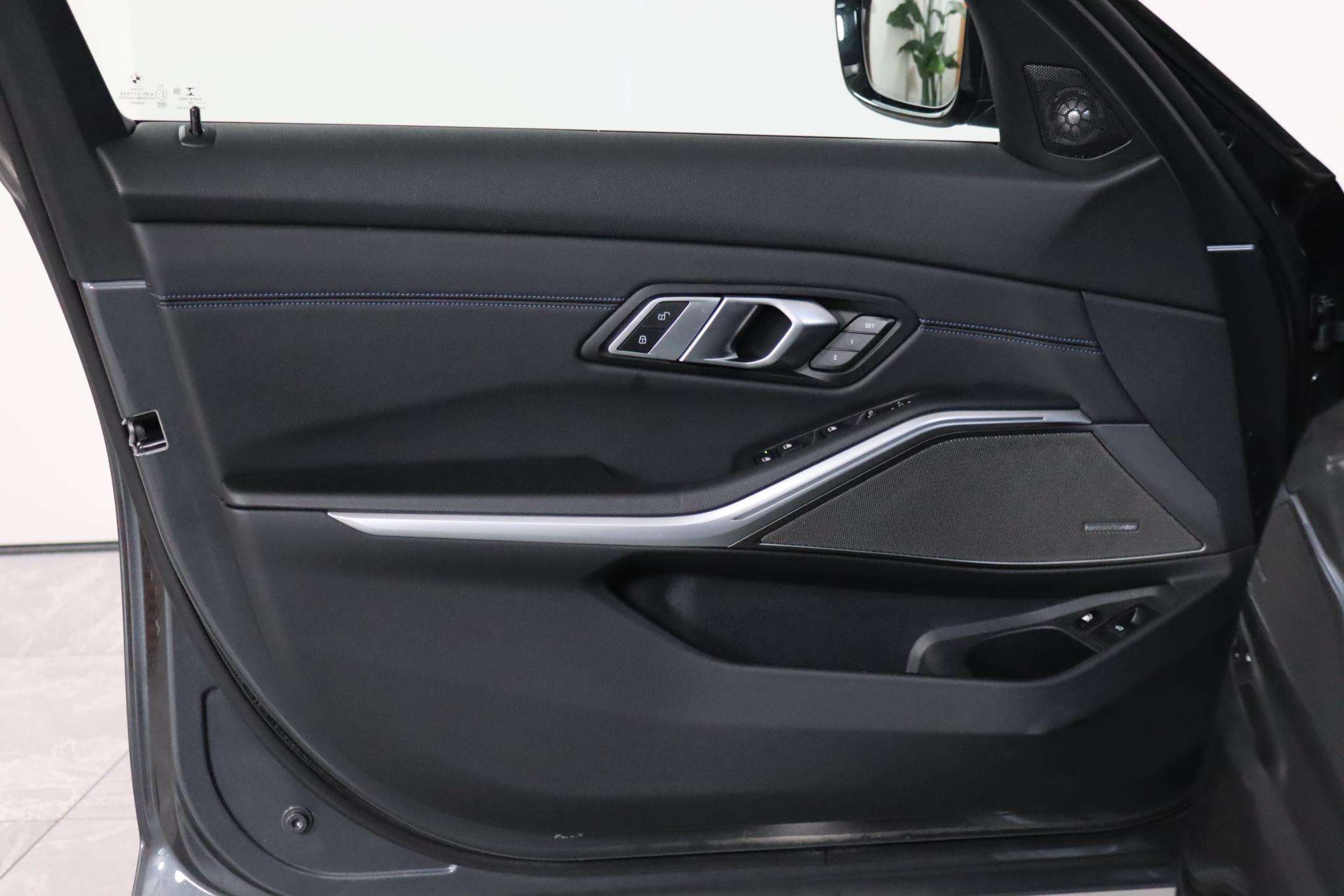 Foto van BMW 330e xDrive
