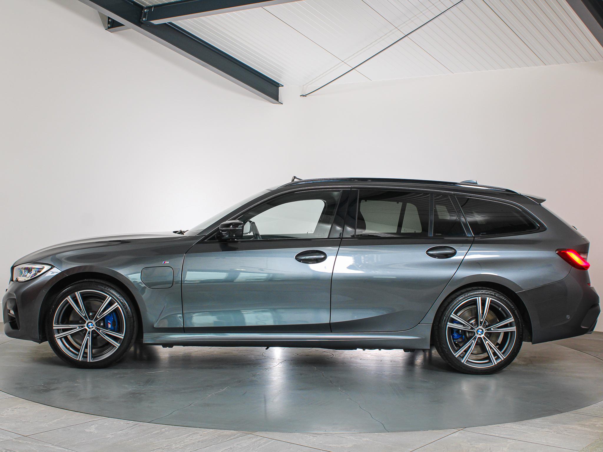 Foto van BMW 330e xDrive