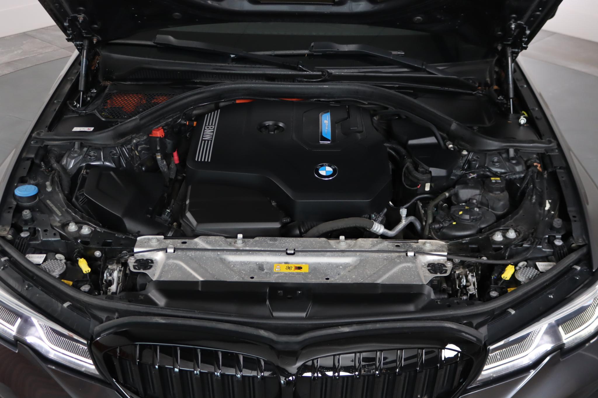 Foto van BMW 330e xDrive