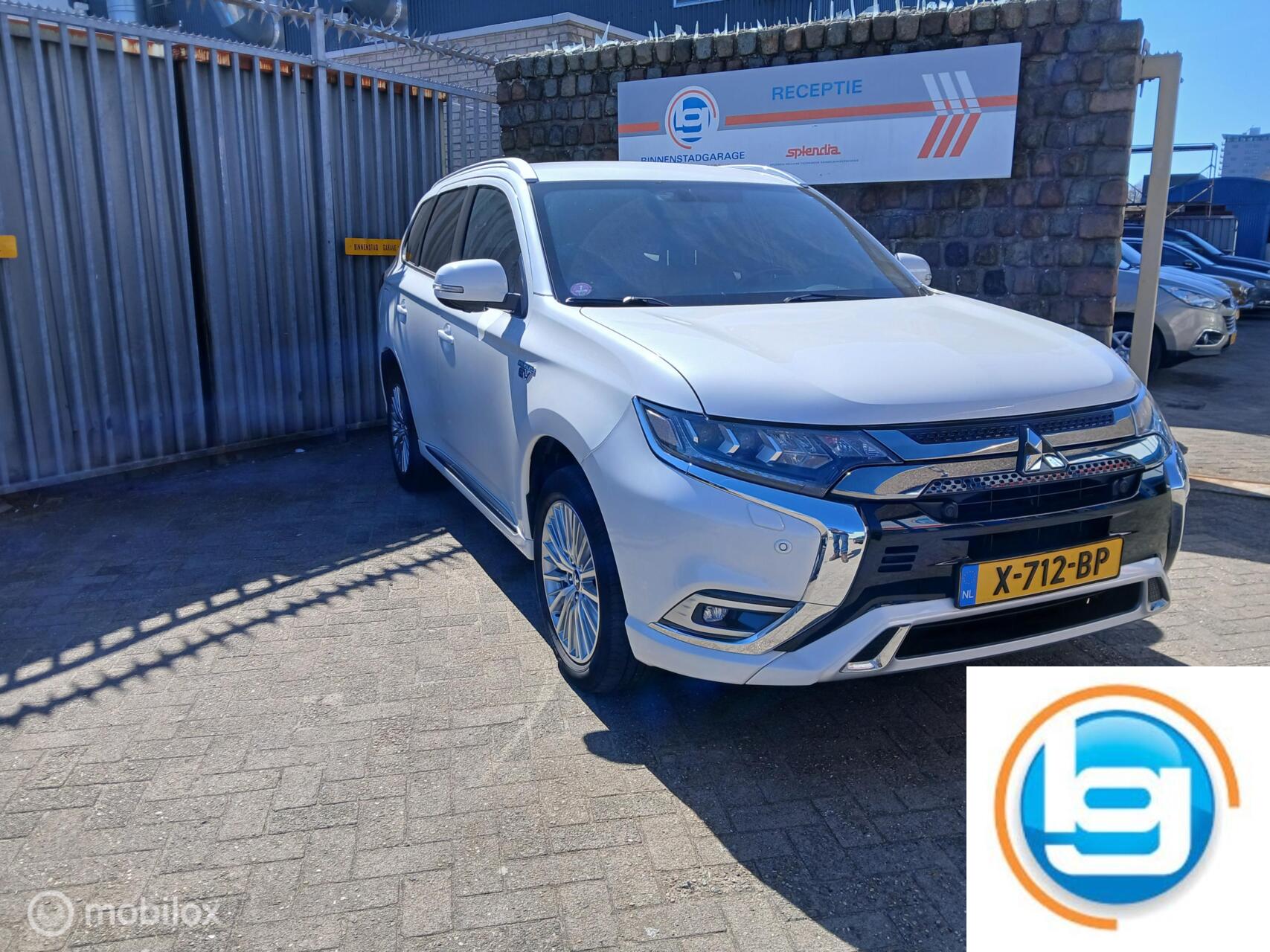 Mitsubishi Mitsubishi Outlander 2.4 PHEV Intense 2020 - voorkant