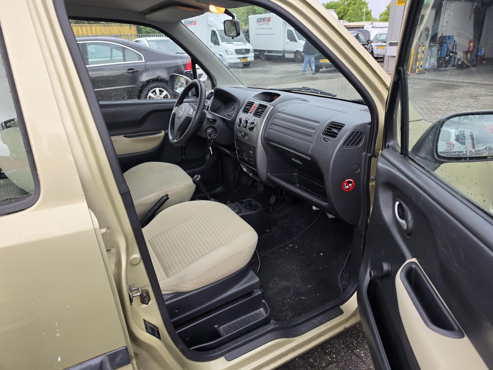 Foto van Opel Agila
