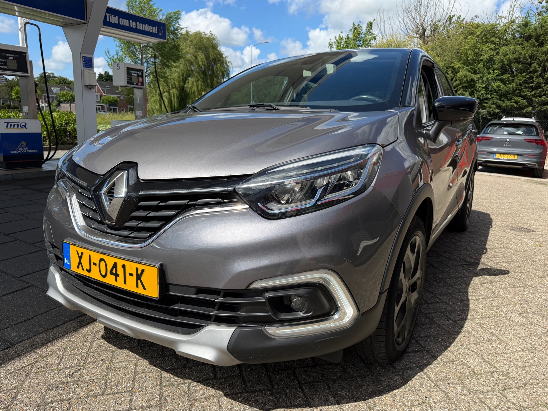 Renault Captur 1.2 TCe Intens / Parkeersensoren / Bluetooth / Airco / Automaat 2018 - voorkant