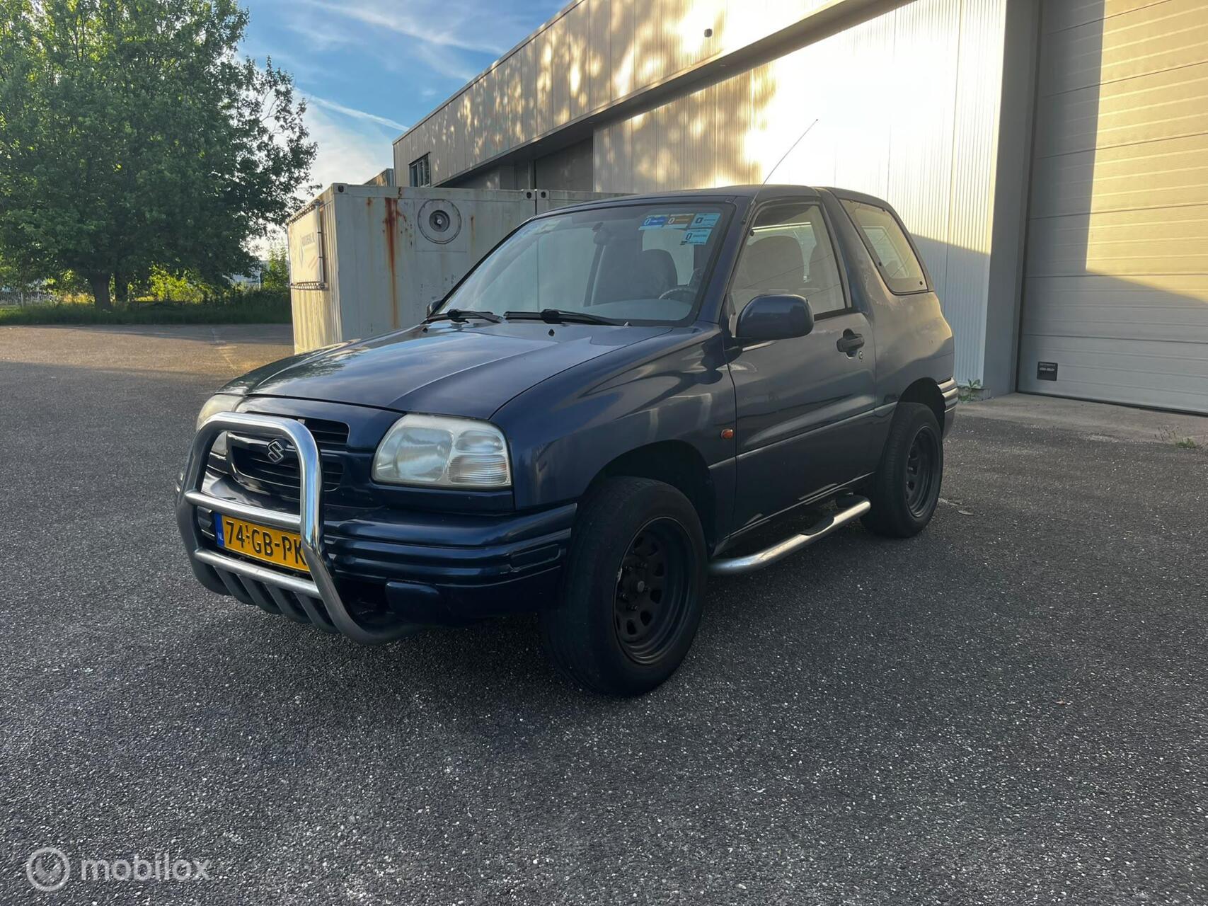 Suzuki Grand Vitara 1.6 Cabrio Hardtop 4x4 / Apk / NAP 2000 - voorkant