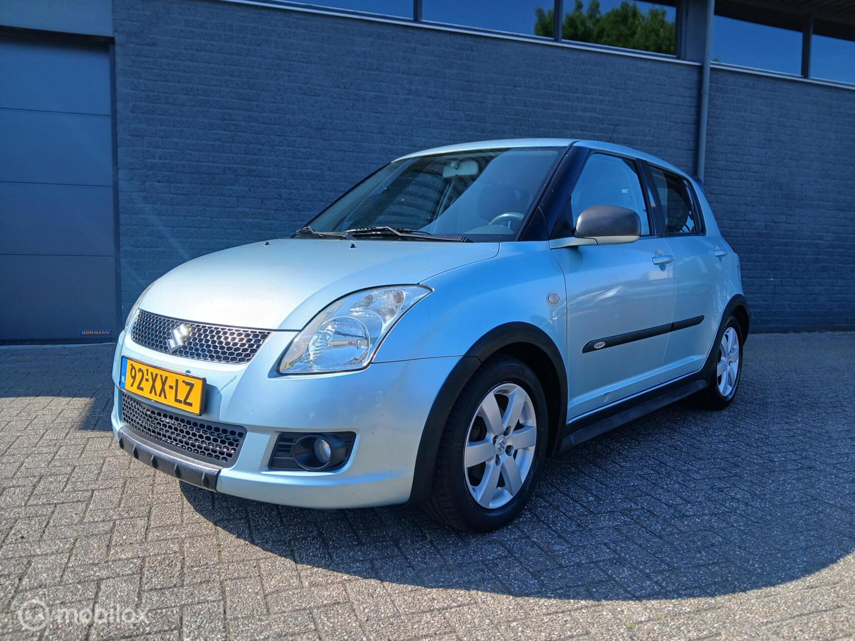 Foto van SUZUKI SWIFT