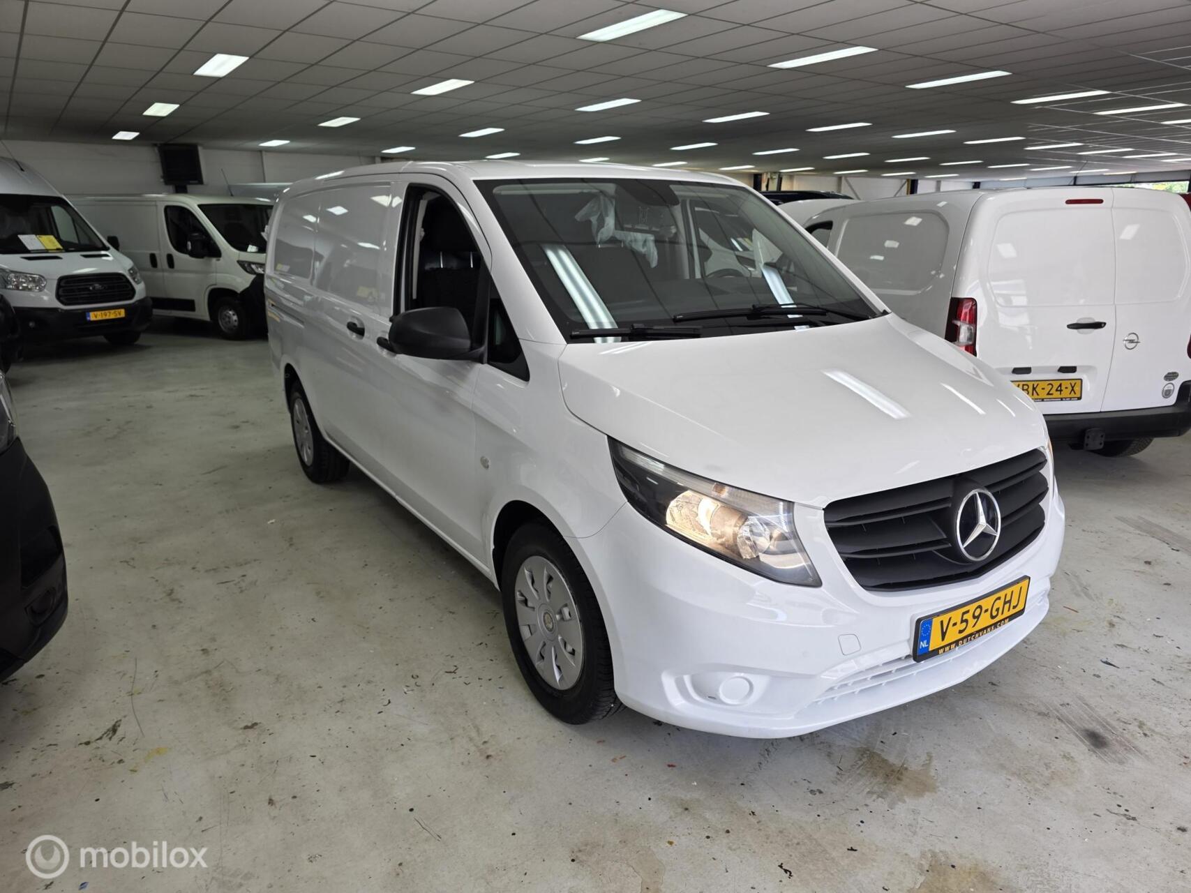 Mercedes-Benz Vito 114 CDI 2021 - voorkant