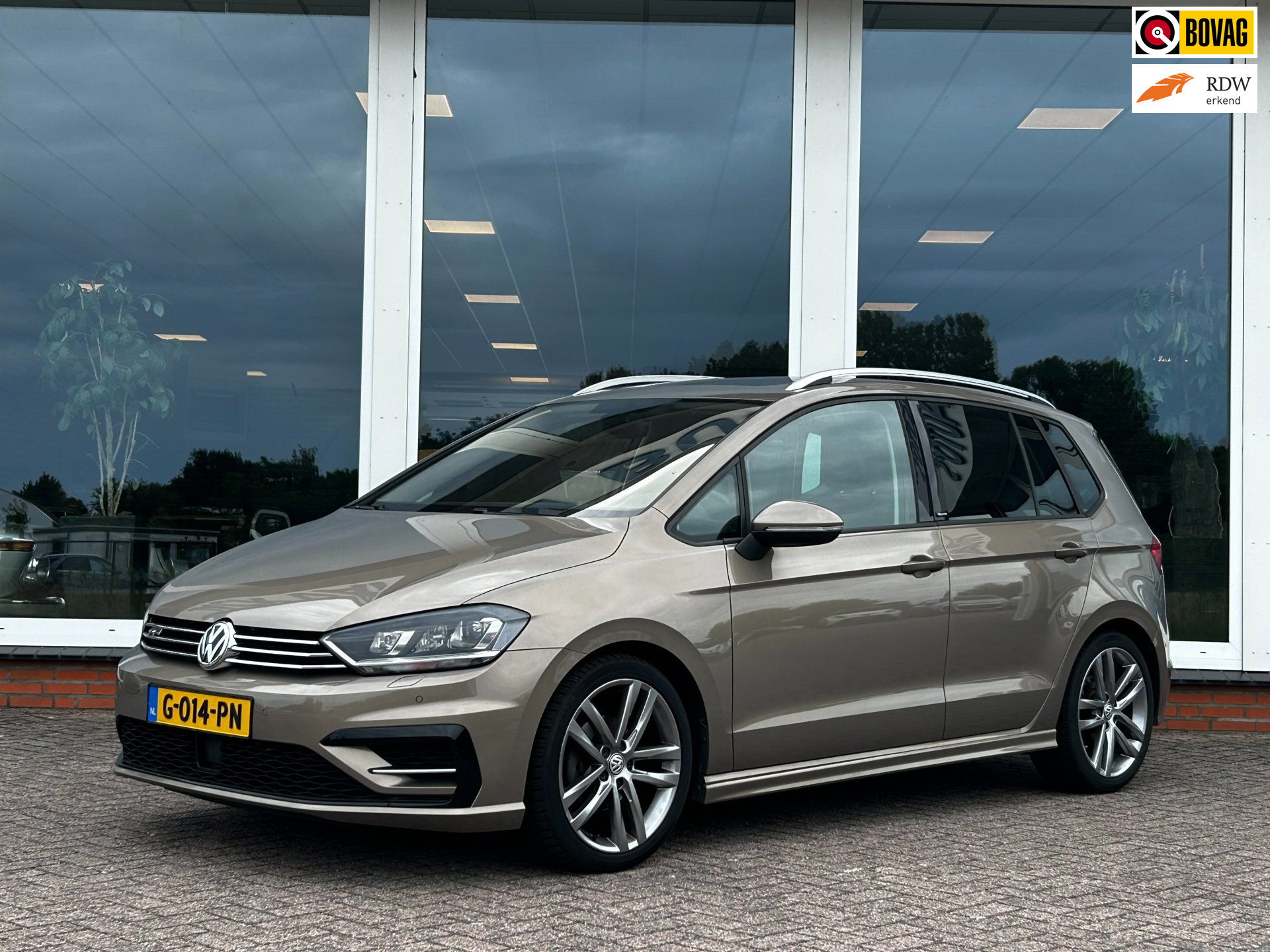 Volkswagen Golf Sportsvan 1.2 TSI Connected Series - Navi - LM - Camera - PDC 2016 - voorkant