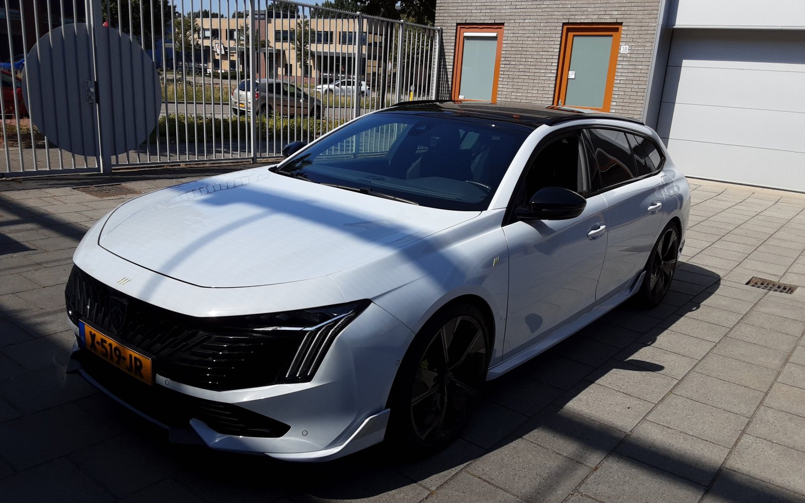 Peugeot 508 SW 1.6 HYbrid PSE 360 2023 - voorkant