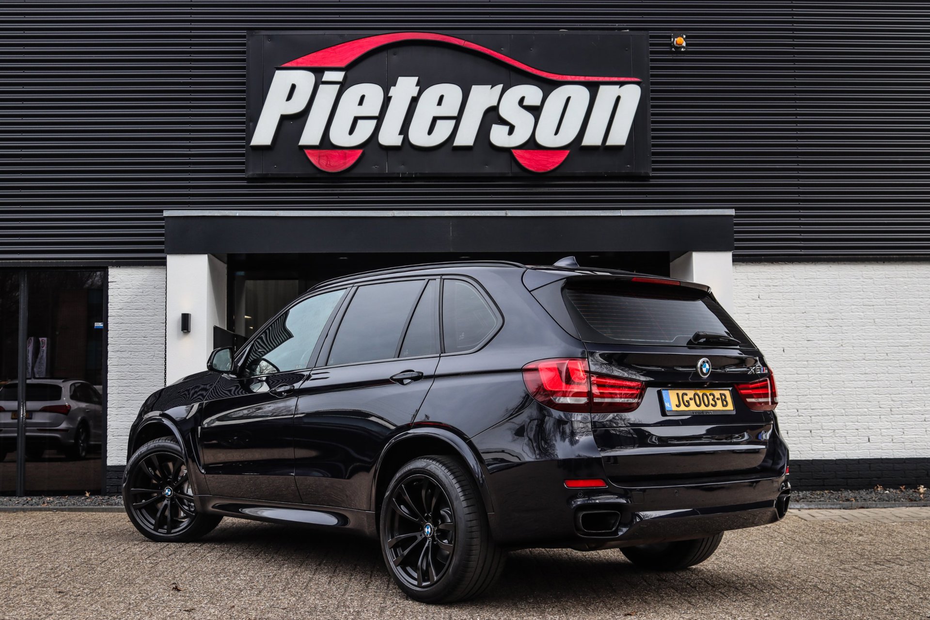 Foto van BMW X5 Xdrive50i
