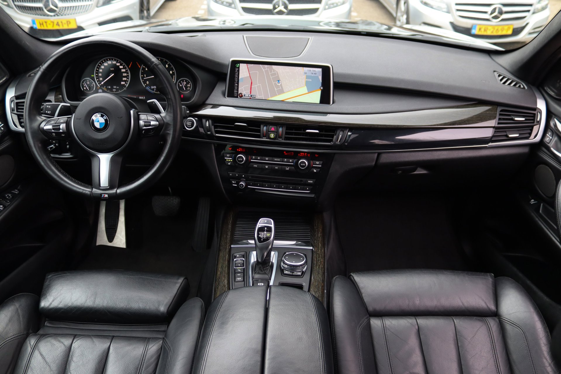 Foto van BMW X5 Xdrive50i