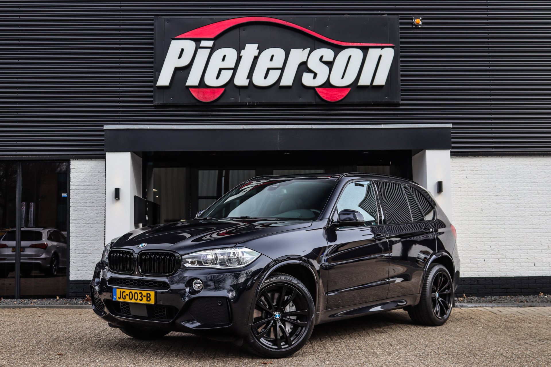 Foto van BMW X5 Xdrive50i