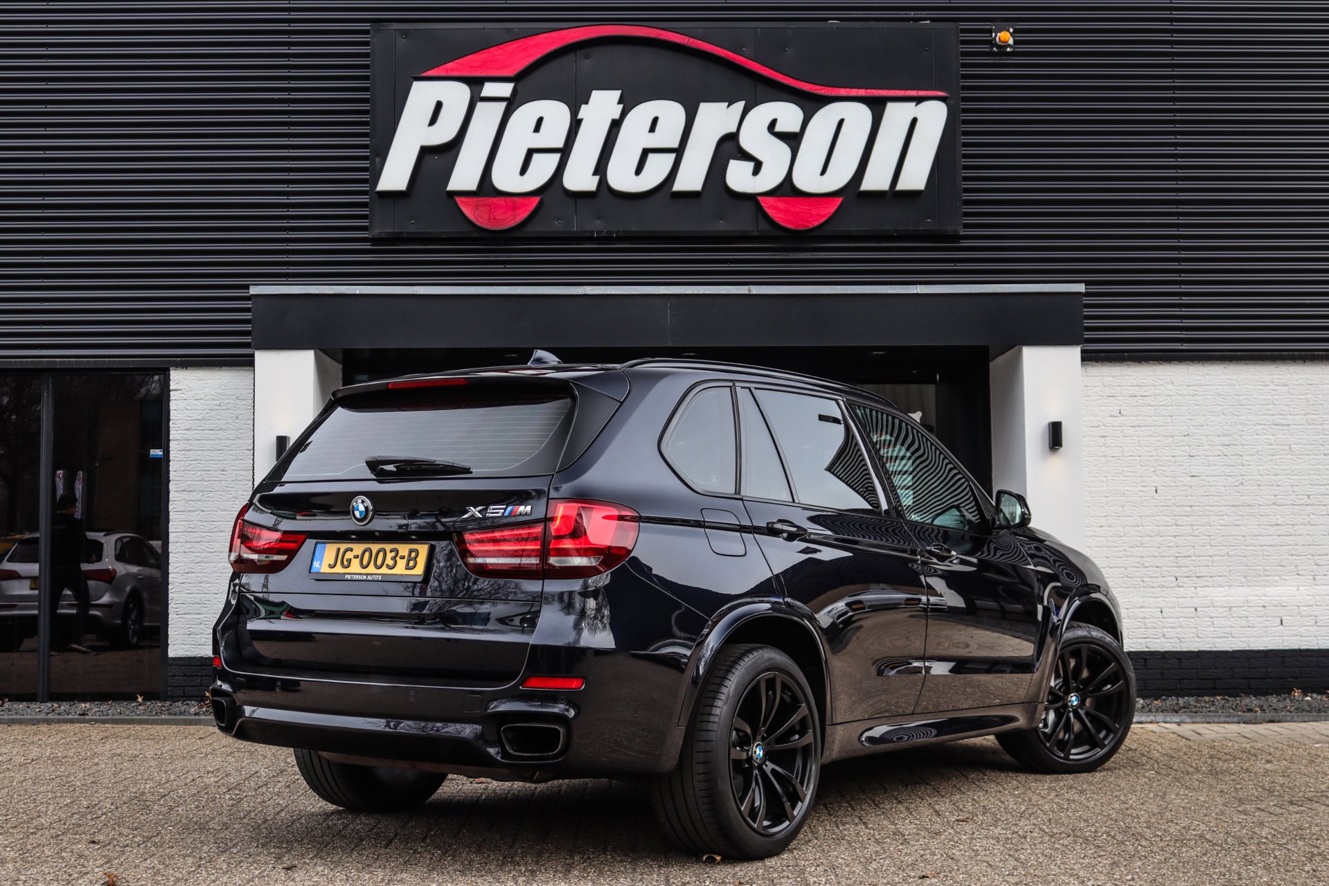 Foto van BMW X5 Xdrive50i