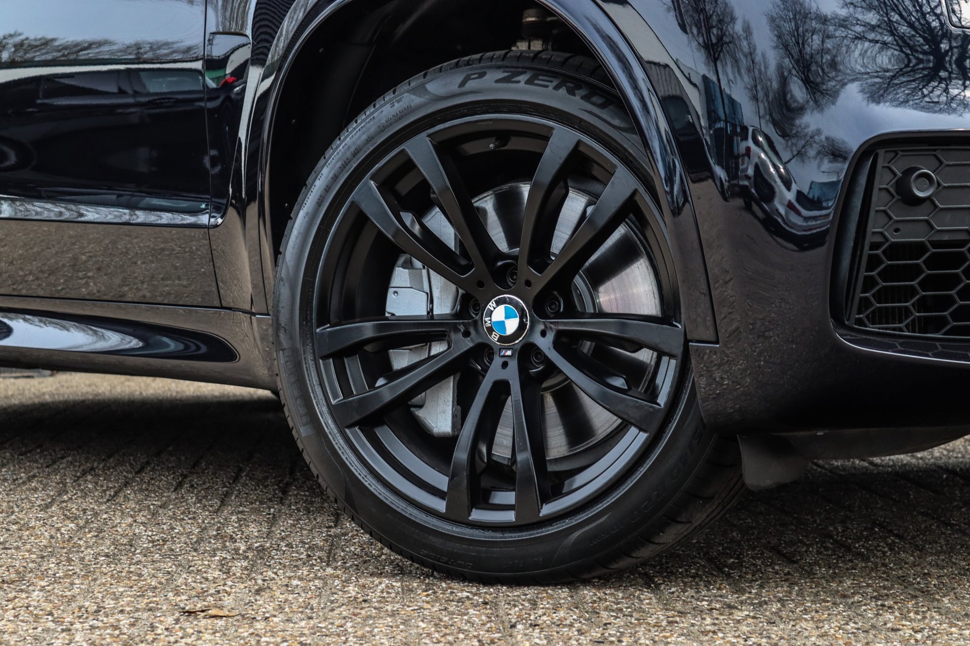 Foto van BMW X5 Xdrive50i