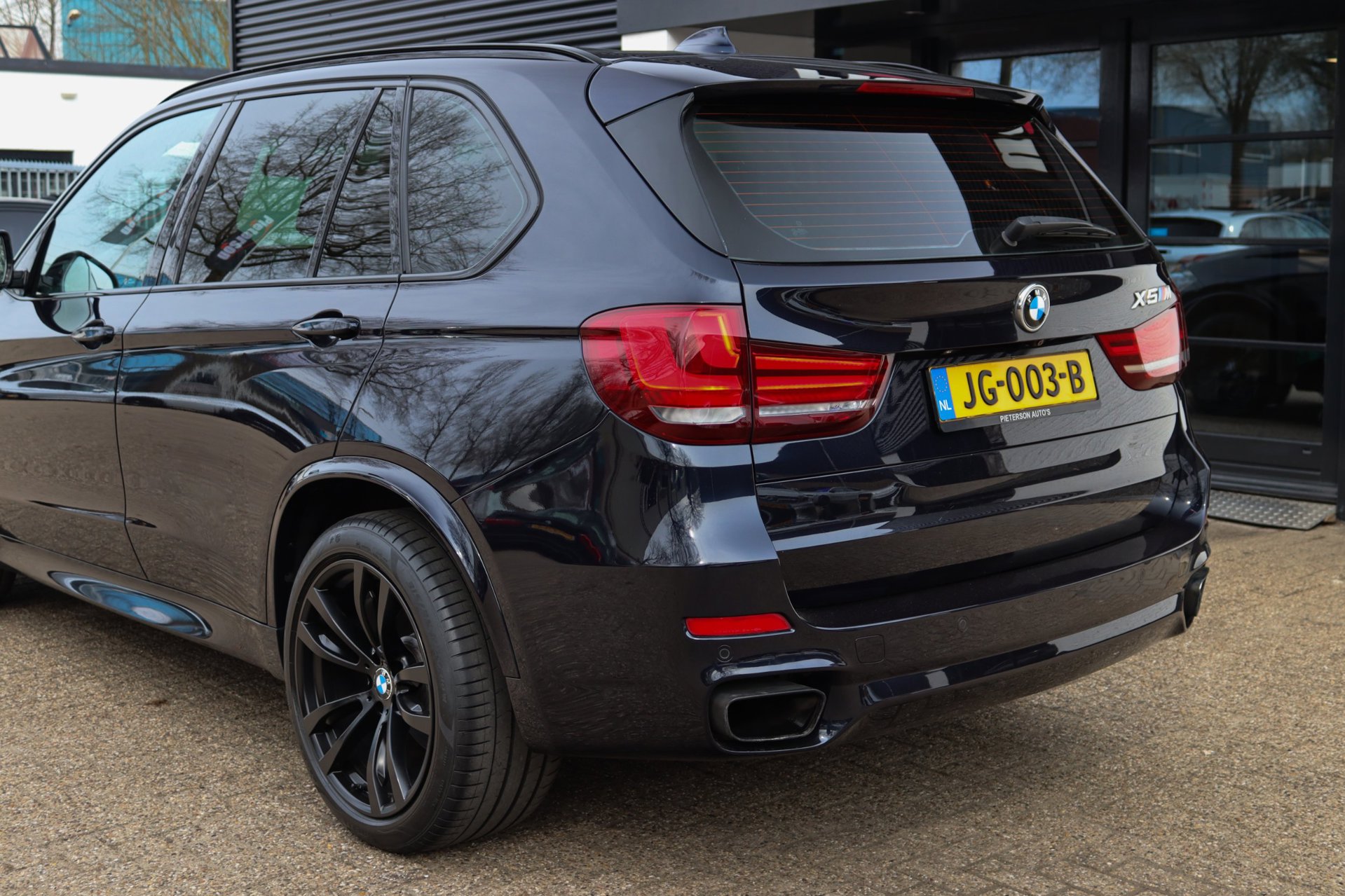 Foto van BMW X5 Xdrive50i