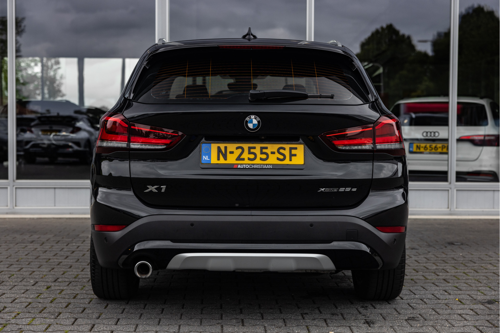 Foto van BMW X1 Xdrive25e