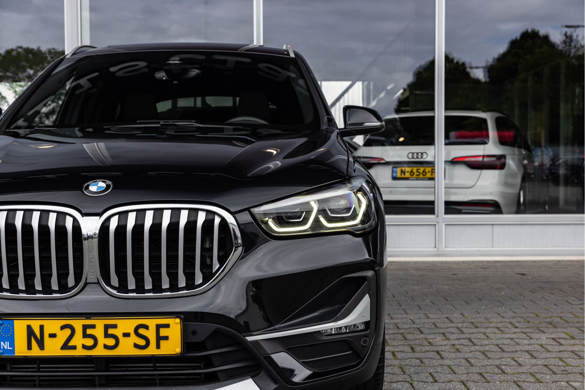 Foto van BMW X1 Xdrive25e