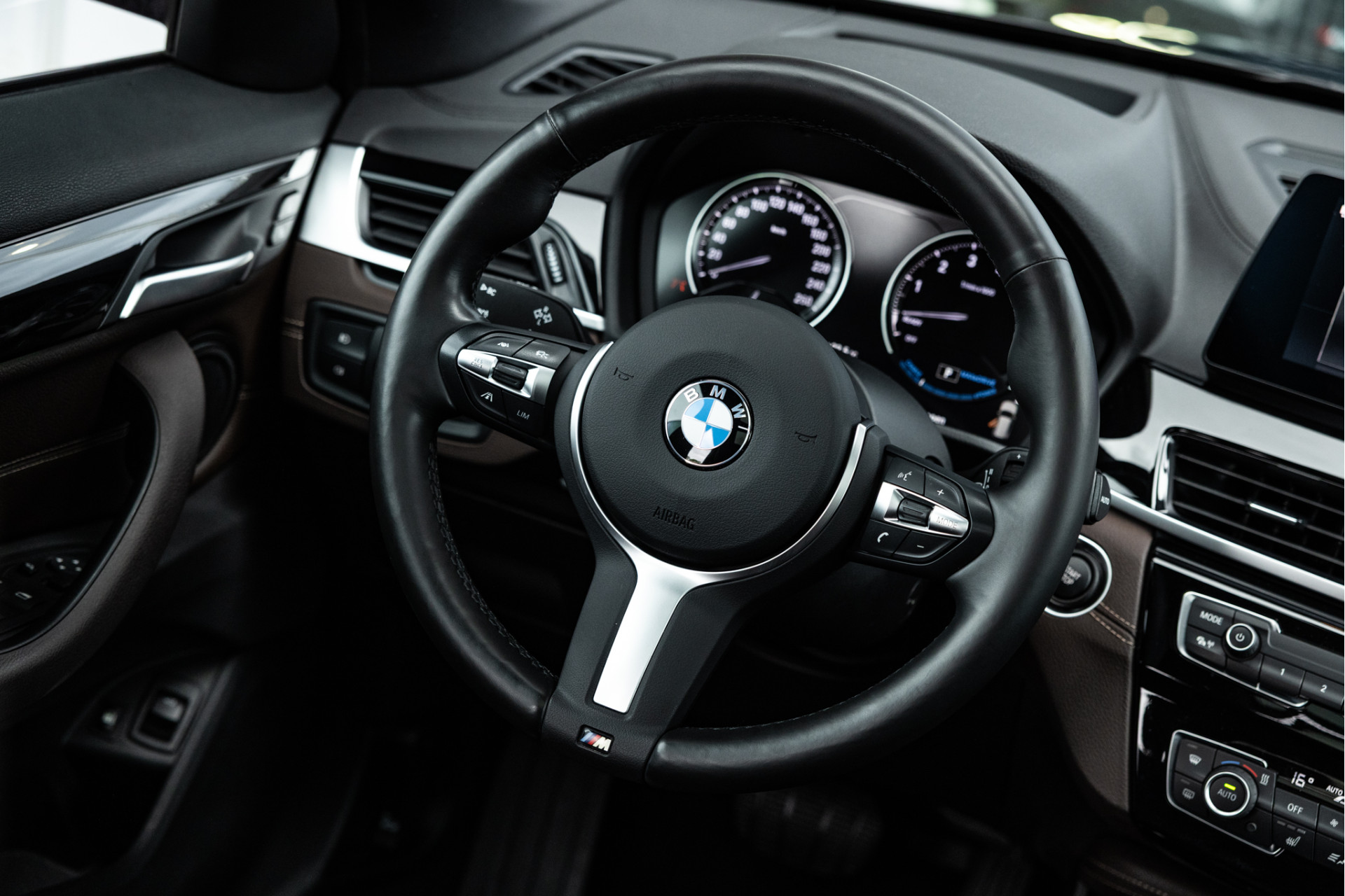 Foto van BMW X1 Xdrive25e