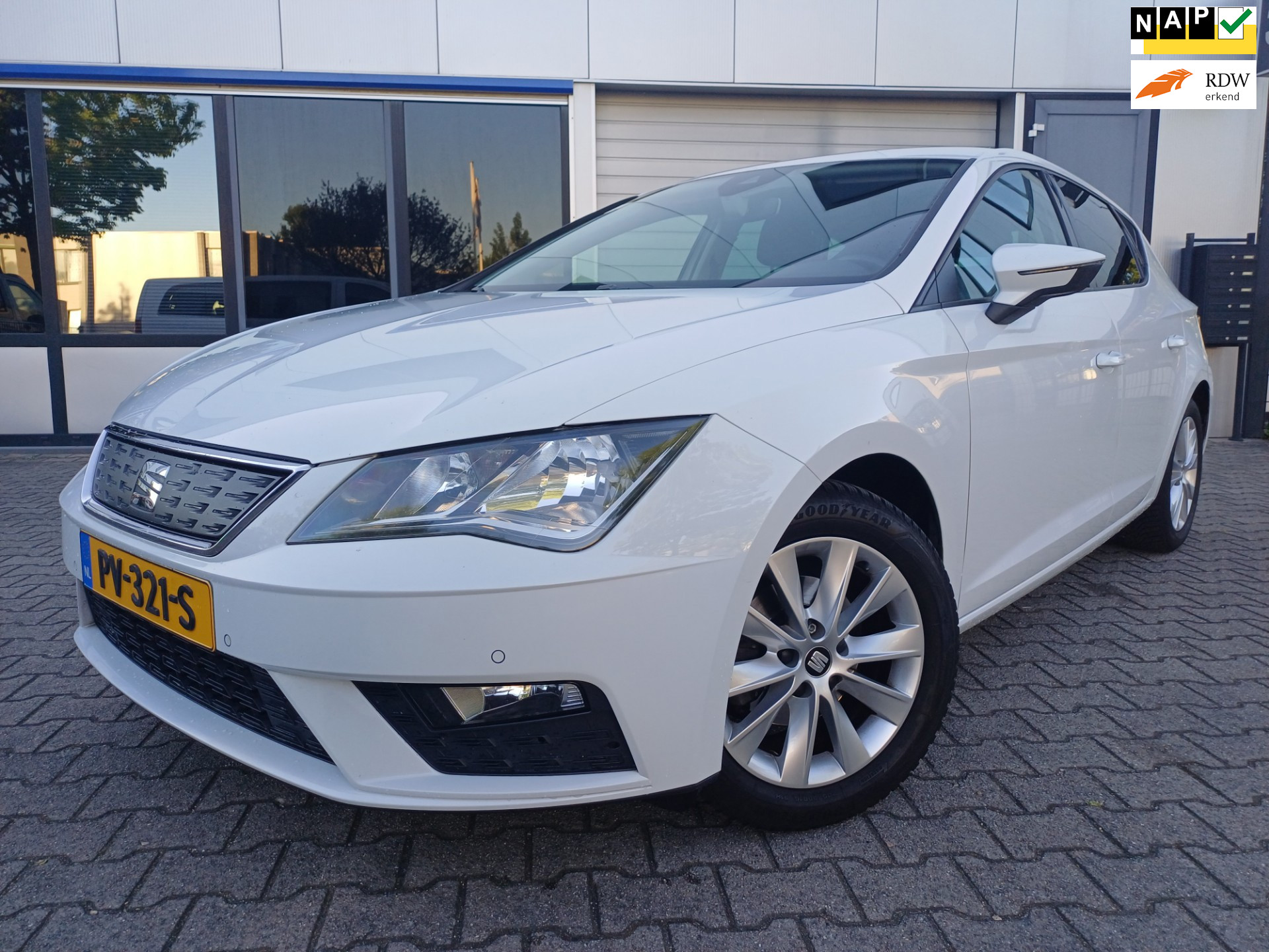 Seat Leon 1.0 EcoTSI Style Business Intense NAVI/CLIMA/PDC/LMV 2018 - voorkant
