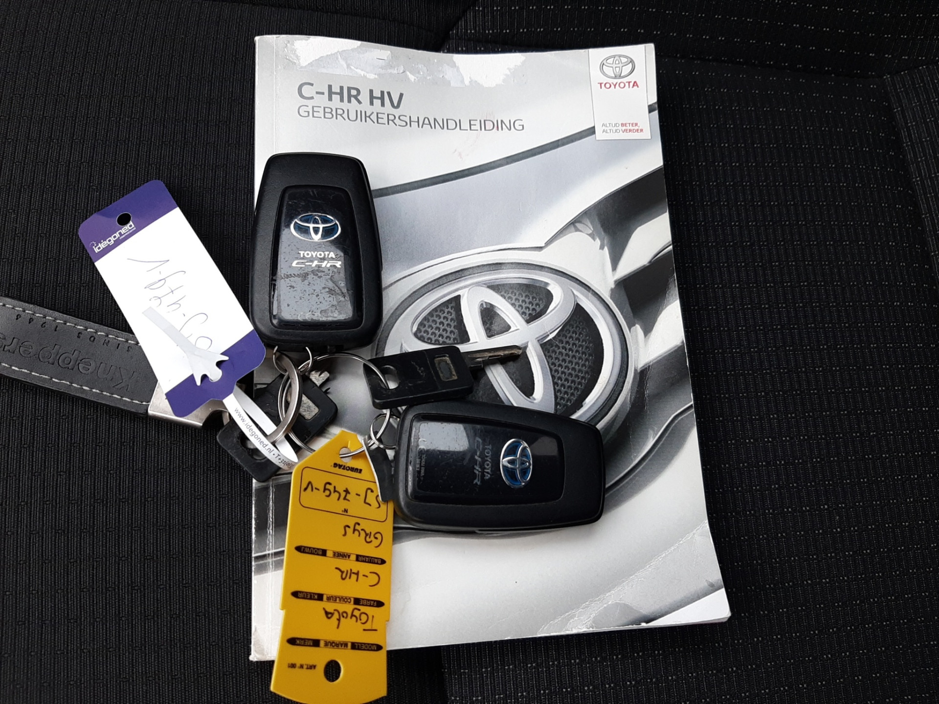 Foto van Toyota Toyota C-hr