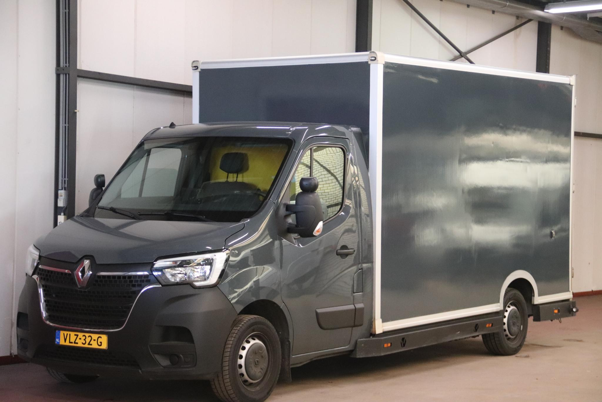Renault Master T35 2.3 dCi 150 BAKWAGEN LOWINER AUTOMAAT 2021 - voorkant