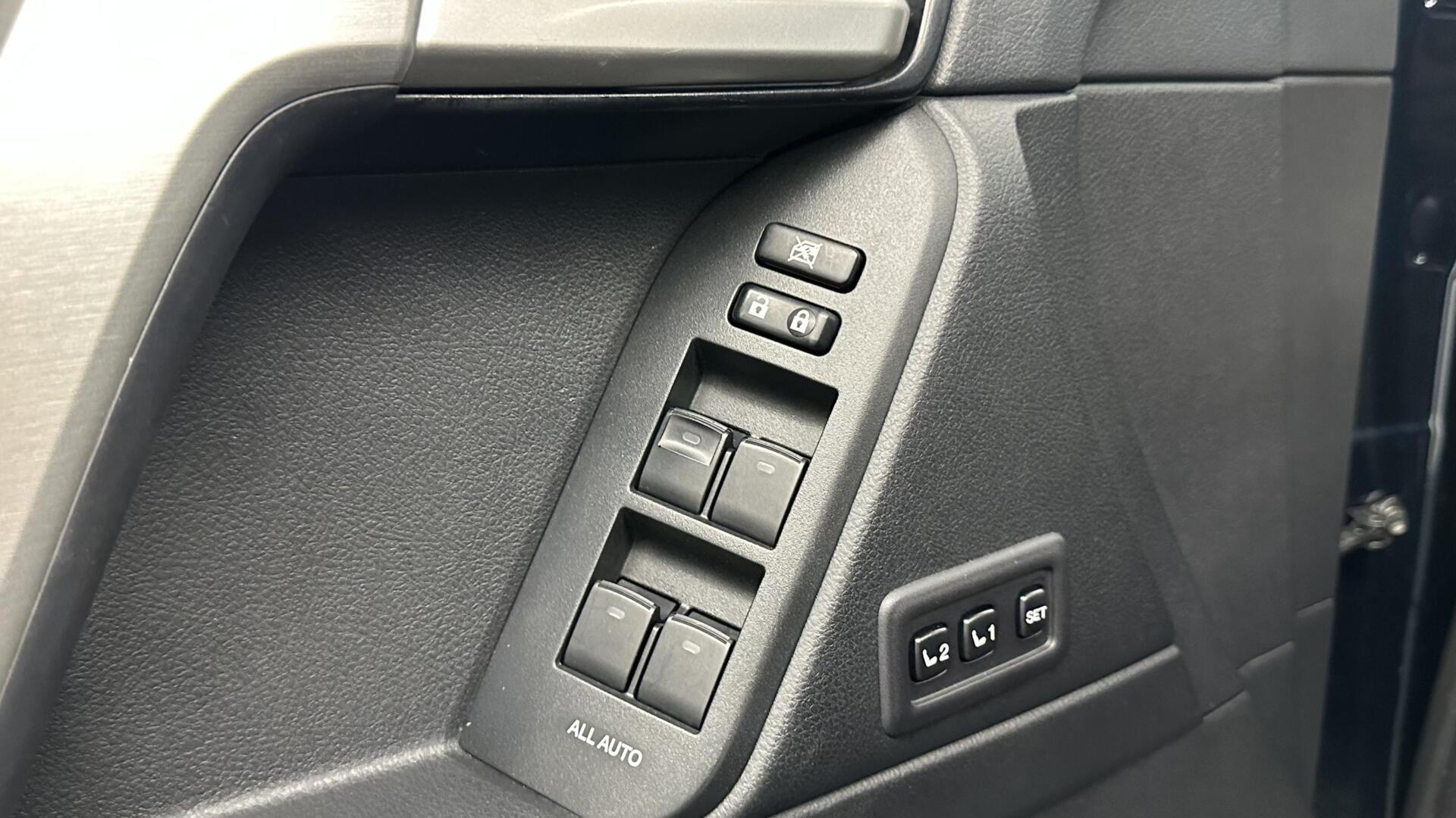 Foto van Toyota Toyota Land Cruiser (150 Series)
