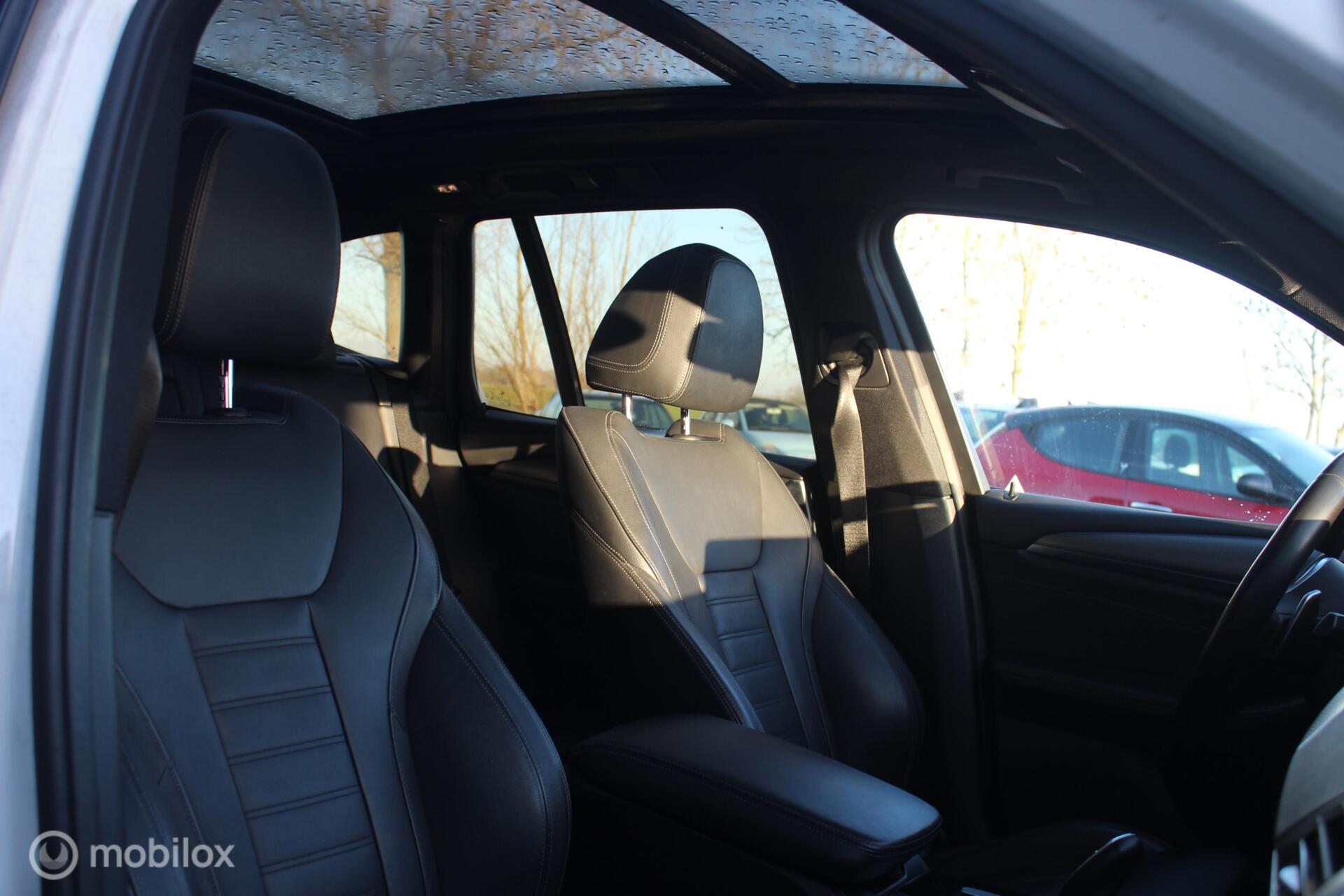 Foto van BMW X3 Xdrive30i