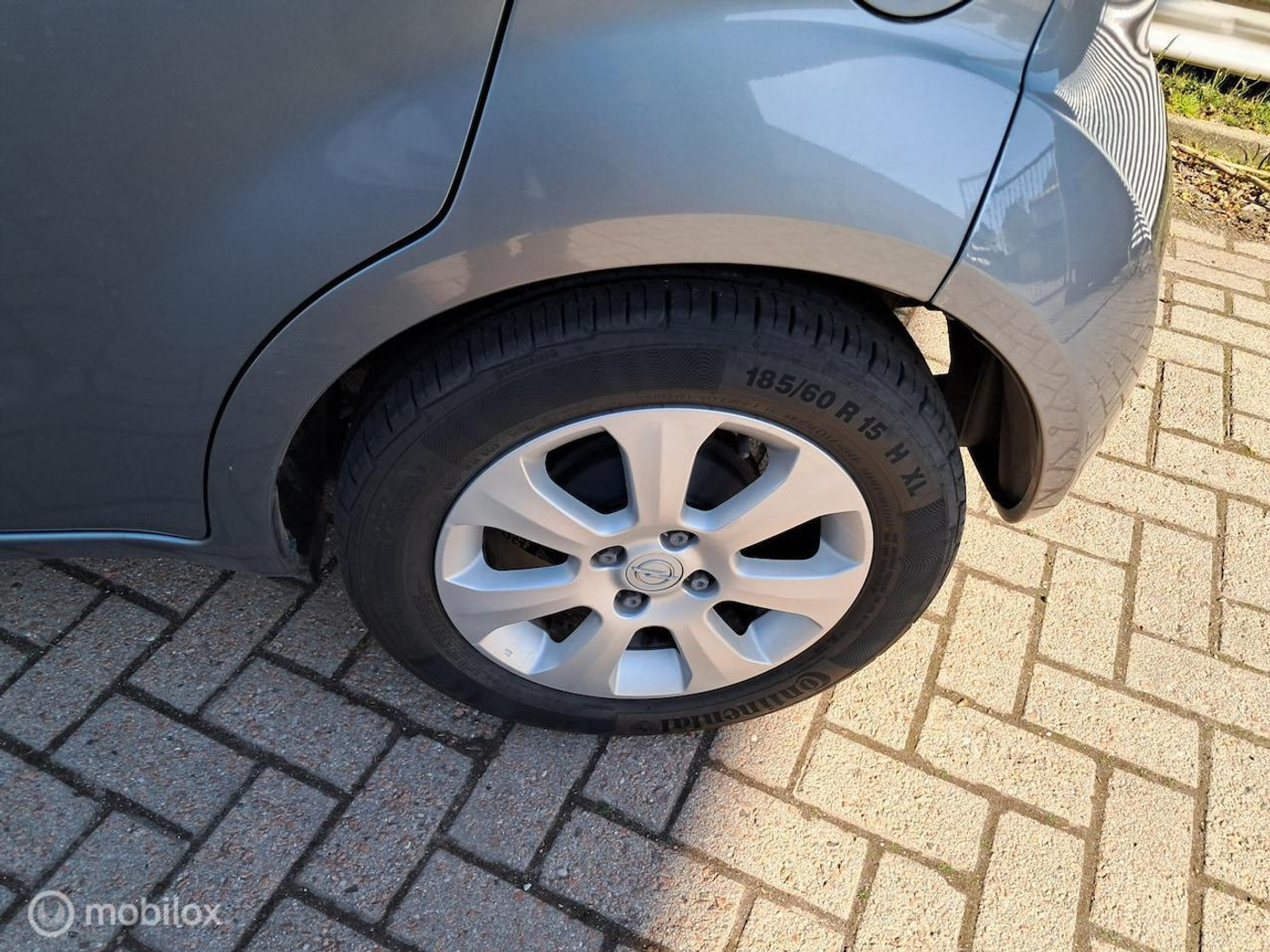 Foto van Opel Agila