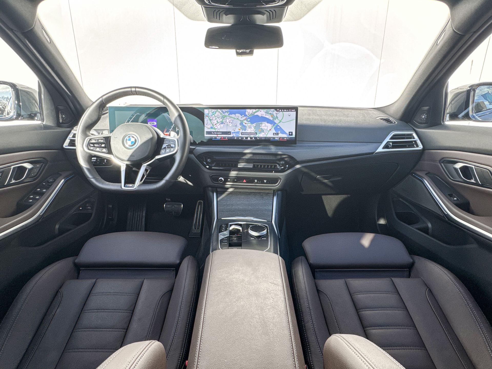 Foto van BMW 330e xDrive