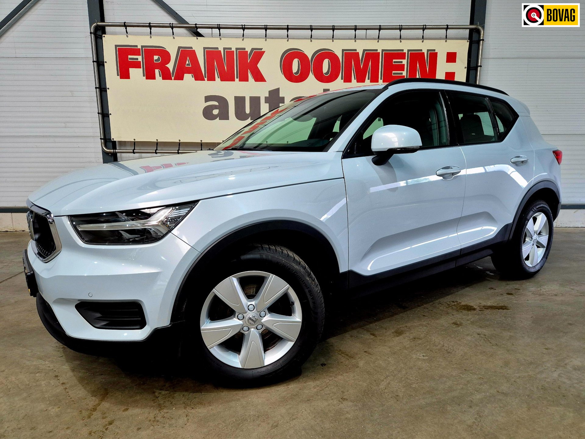 Volvo XC40 1.5 T2 129PK Momentum + Dealer OH|Parelmoer|LED|Adaptive Cruise|Climate|DAB|Navi|Apple|Android|Camera|PDC|Stoelverw. 2020 - voorkant