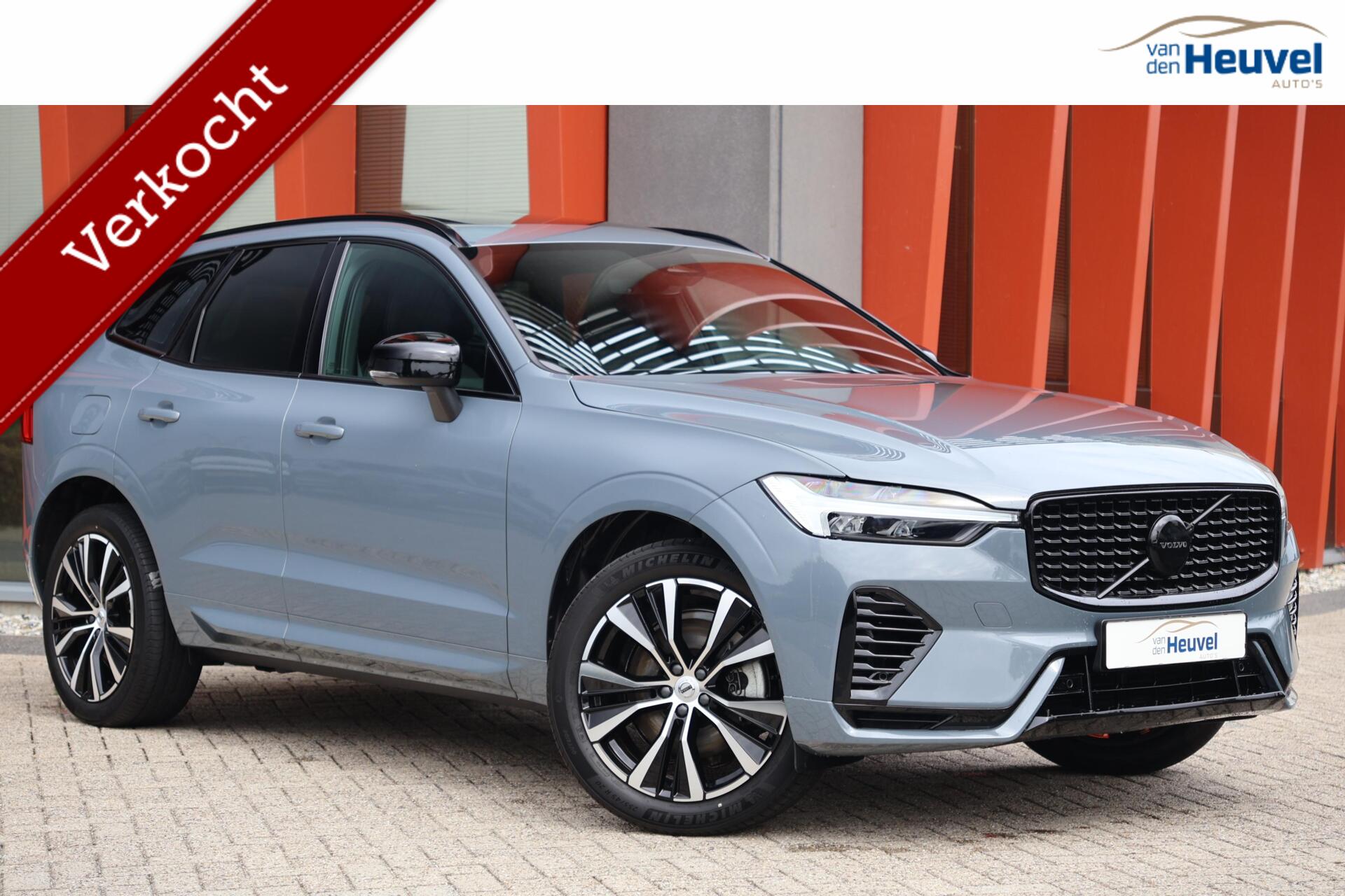 Volvo Xc60 T6 Recharge AWD Plus Dark 2022 - voorkant