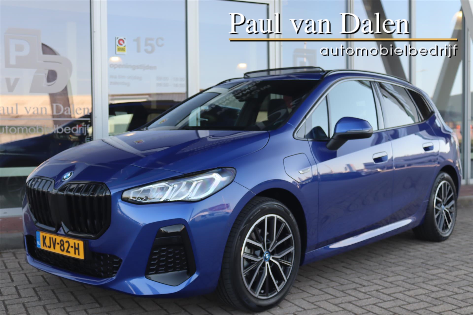 BMW 225e xDrive Active Tourer 225e XDRIVE 245PK AUTOMAAT M-SPORT SHADOW LINE Panodak | Navi | Widescreen | Camera | Live Cockpit | 18 Inch Lm | 2022 - voorkant